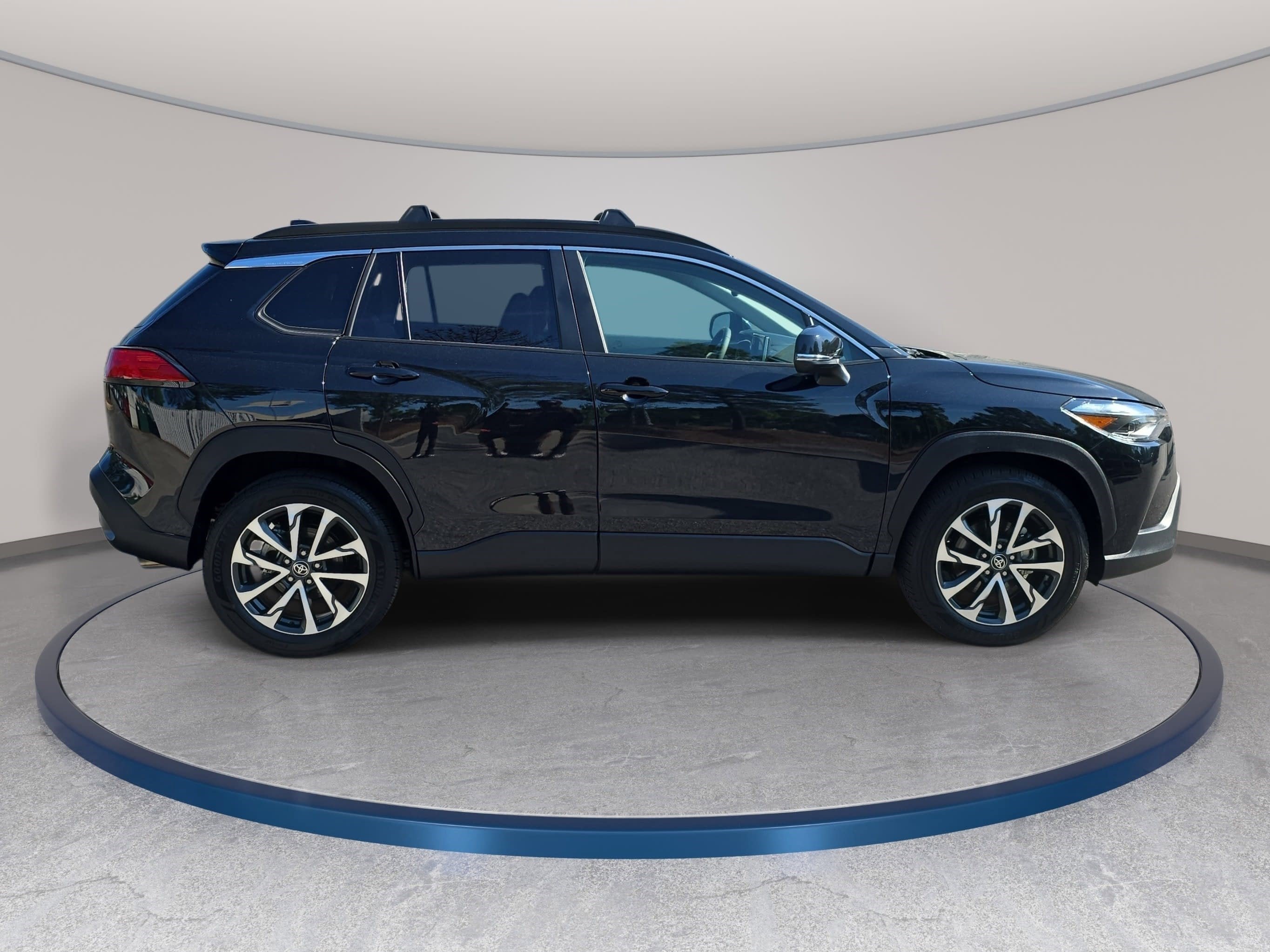 2025 Toyota Corolla Cross XLE 4WD