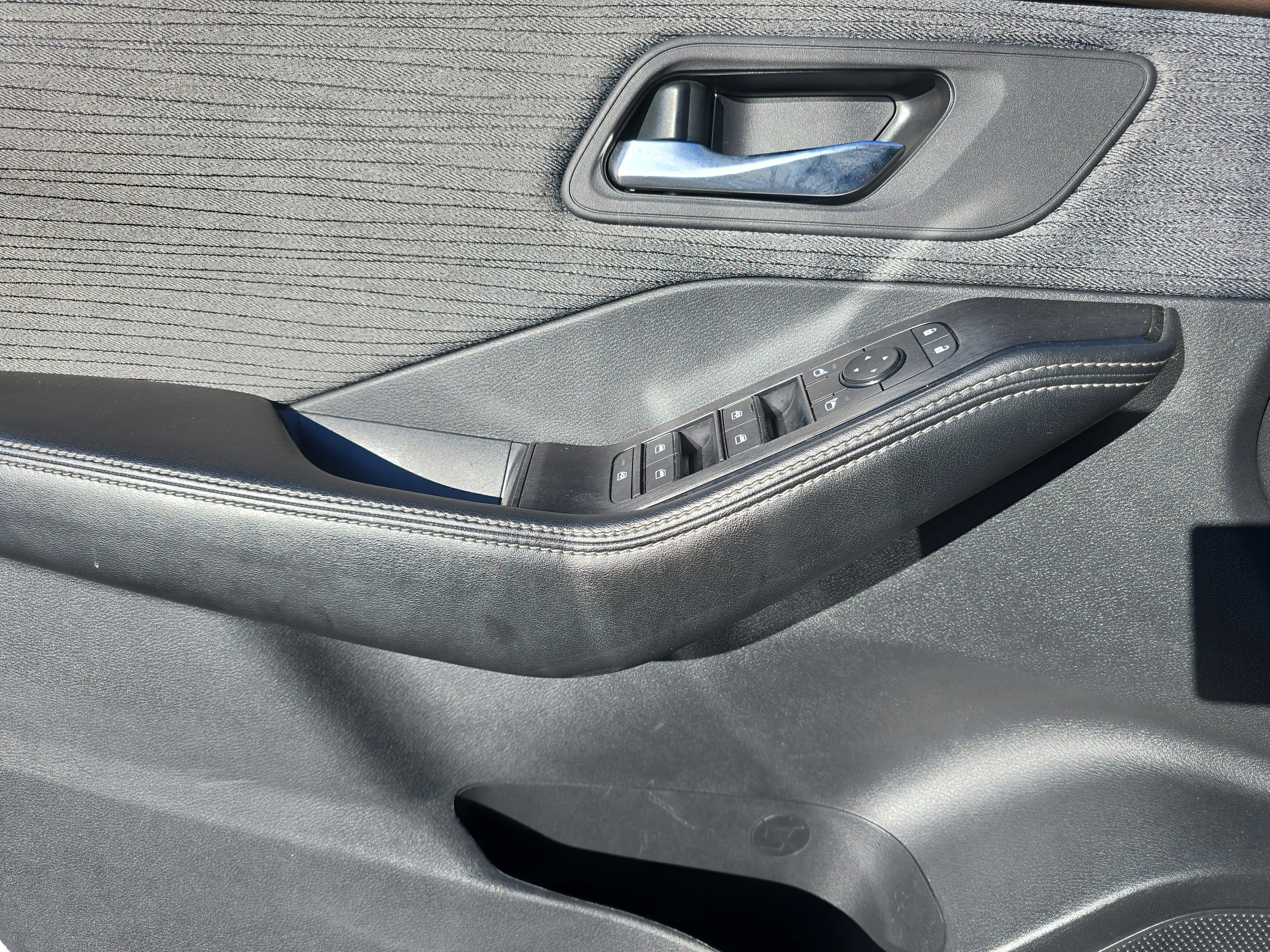 2023 Nissan Rogue AWD SV