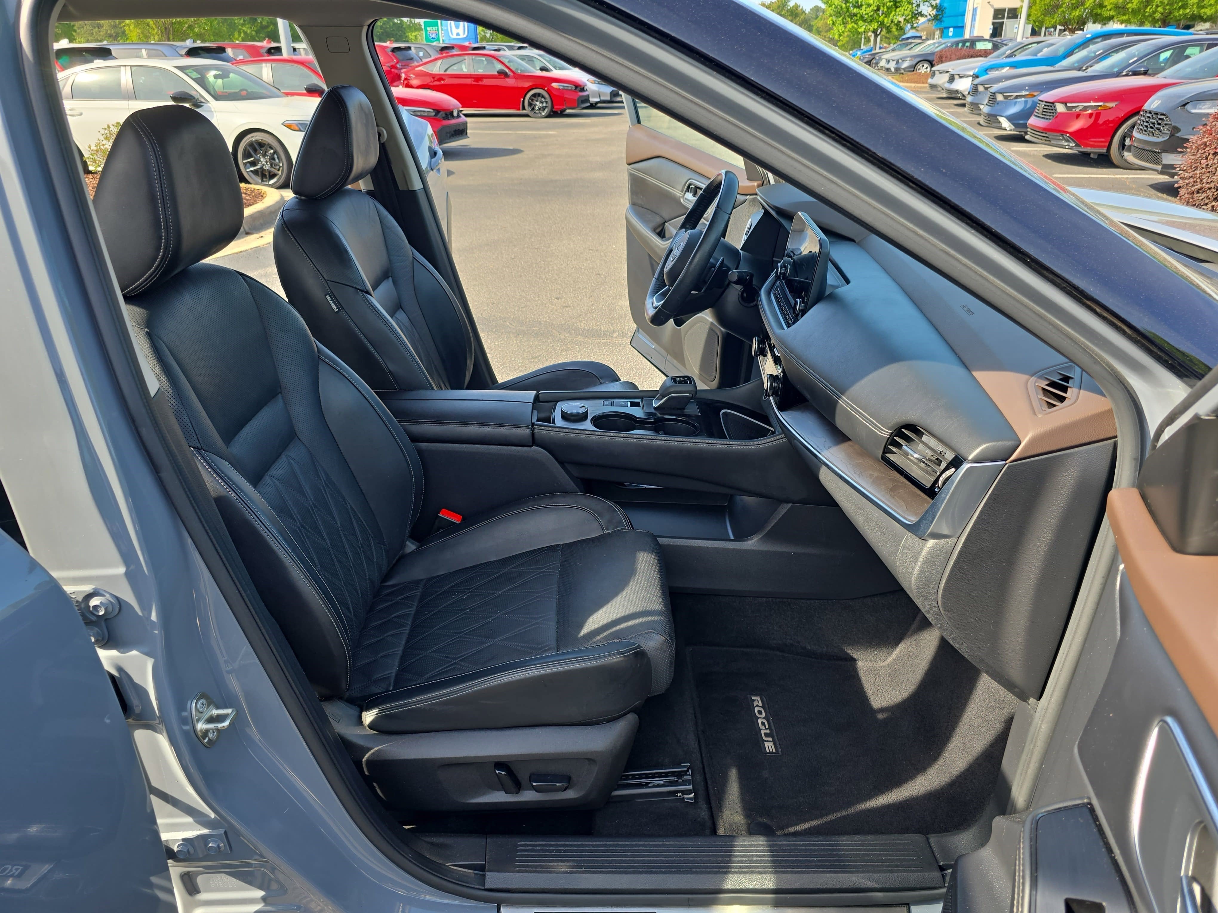 2022 Nissan Rogue AWD Platinum