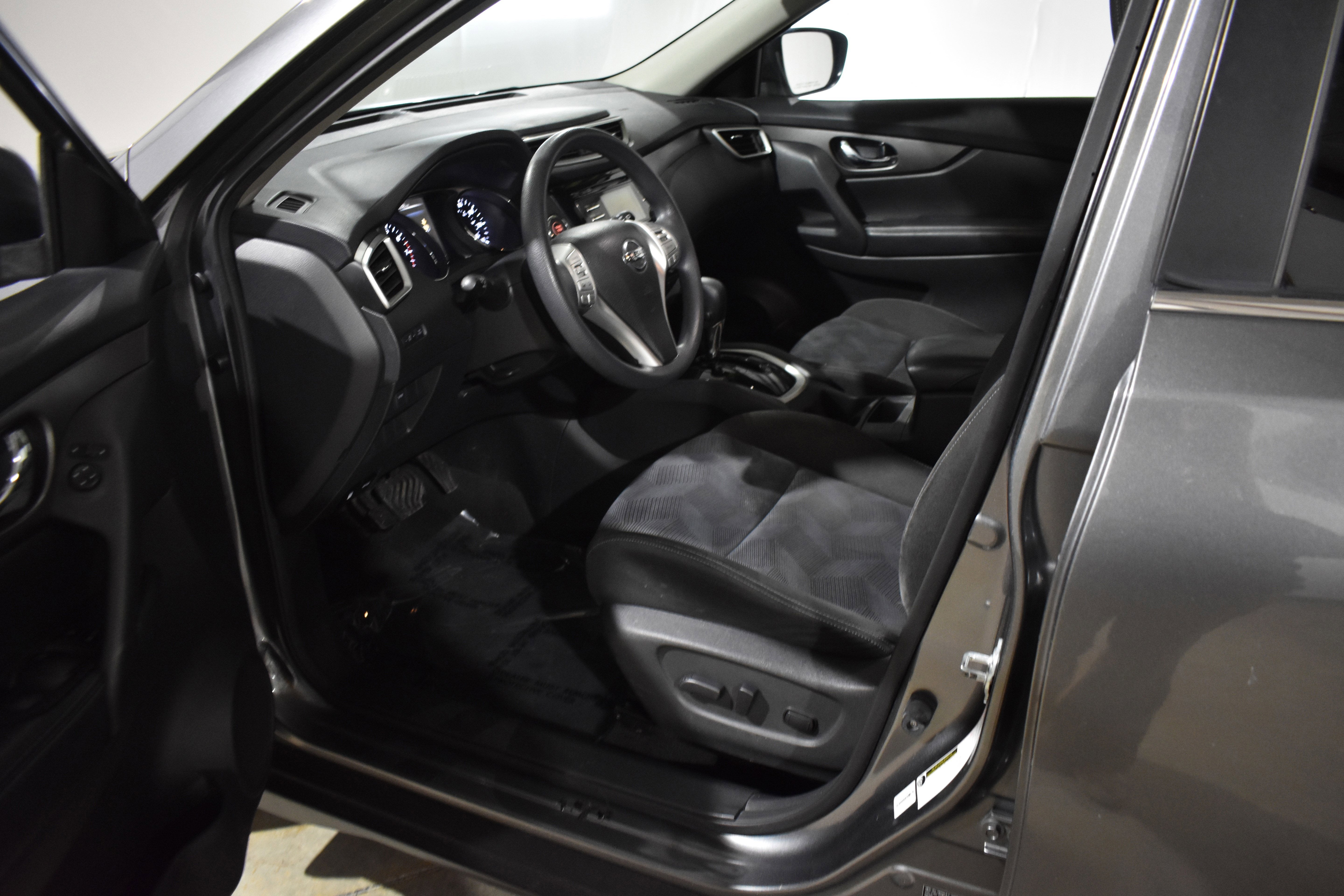 2015 Nissan Rogue FWD 4dr SV