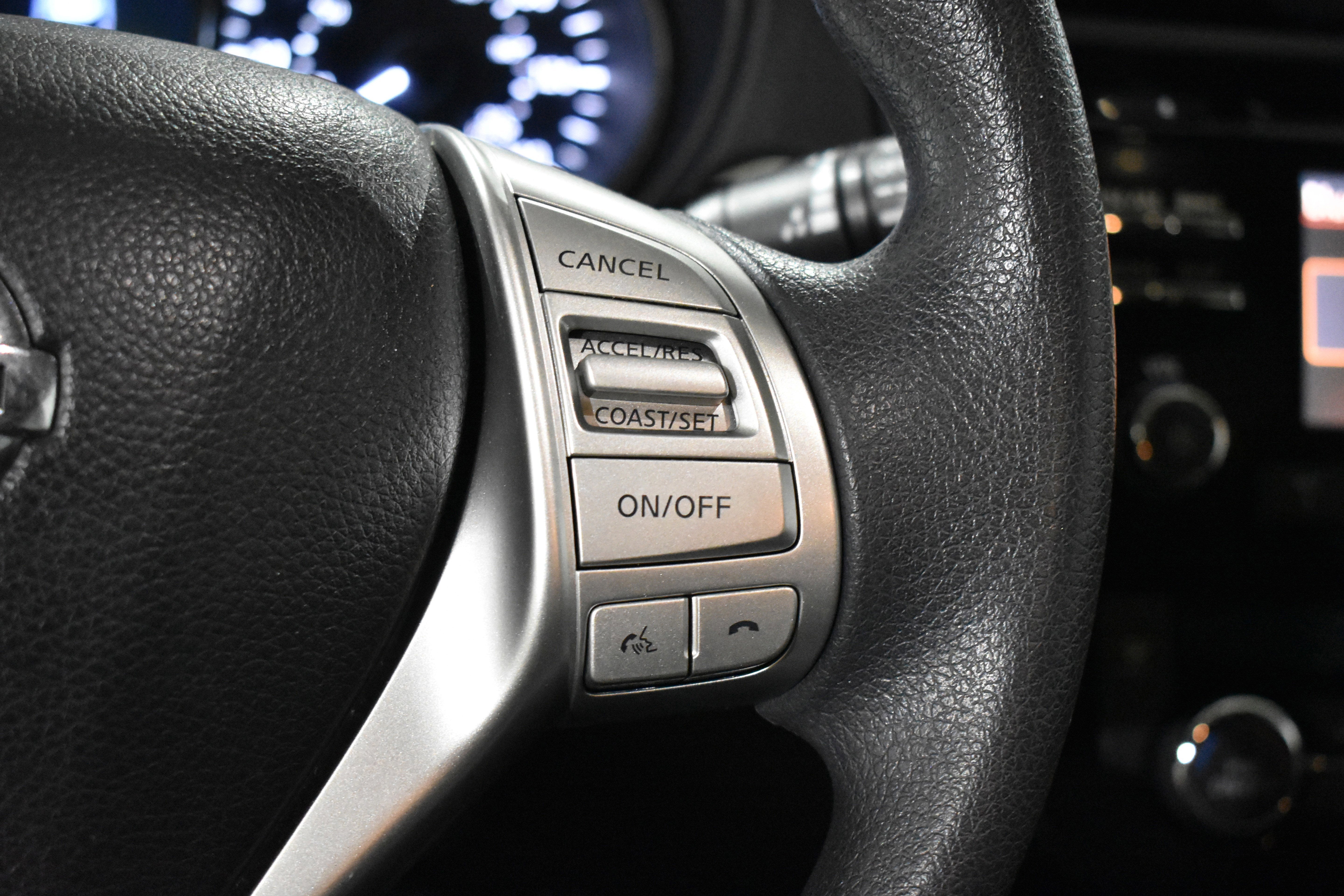 2015 Nissan Rogue FWD 4dr SV