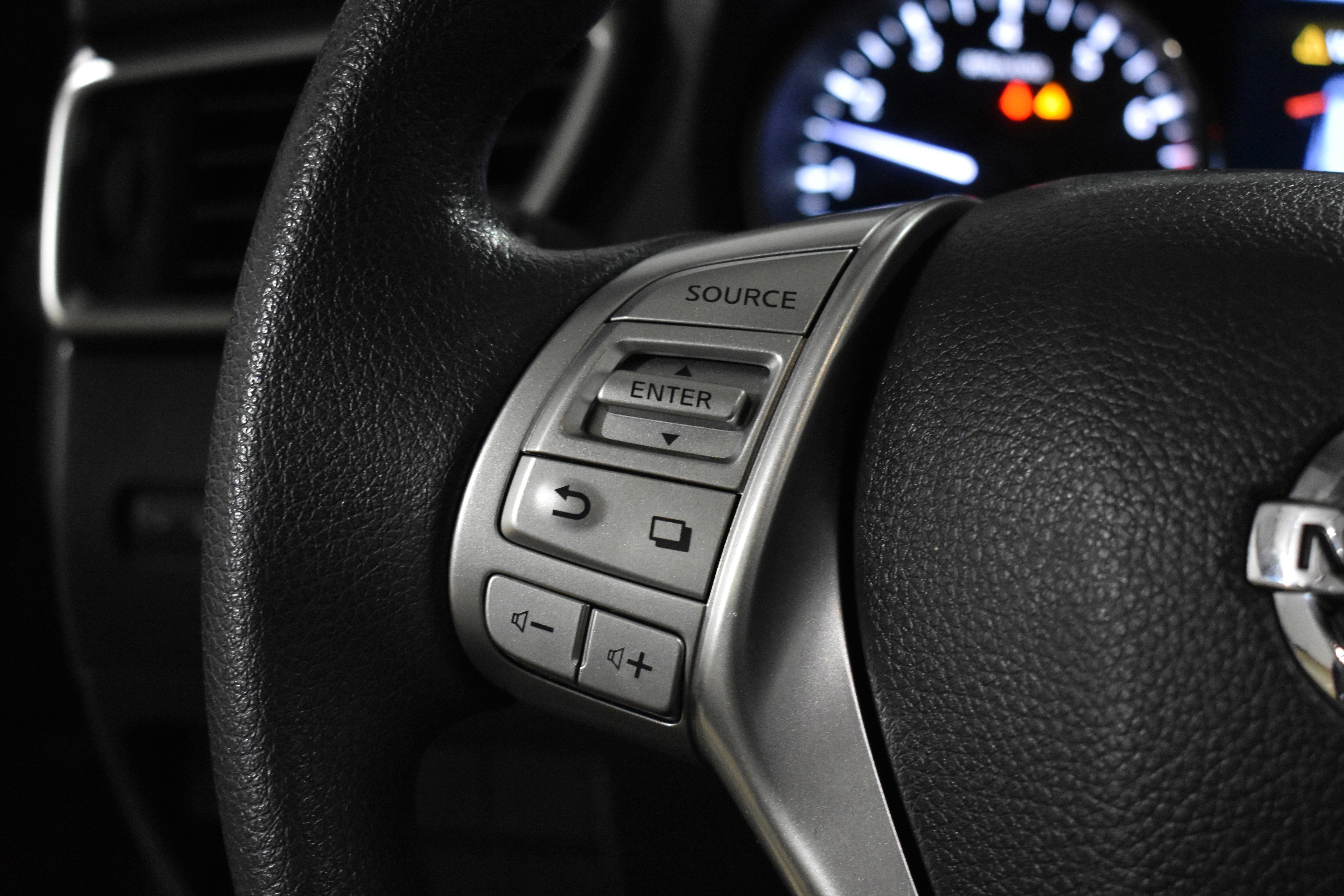 2015 Nissan Rogue FWD 4dr SV