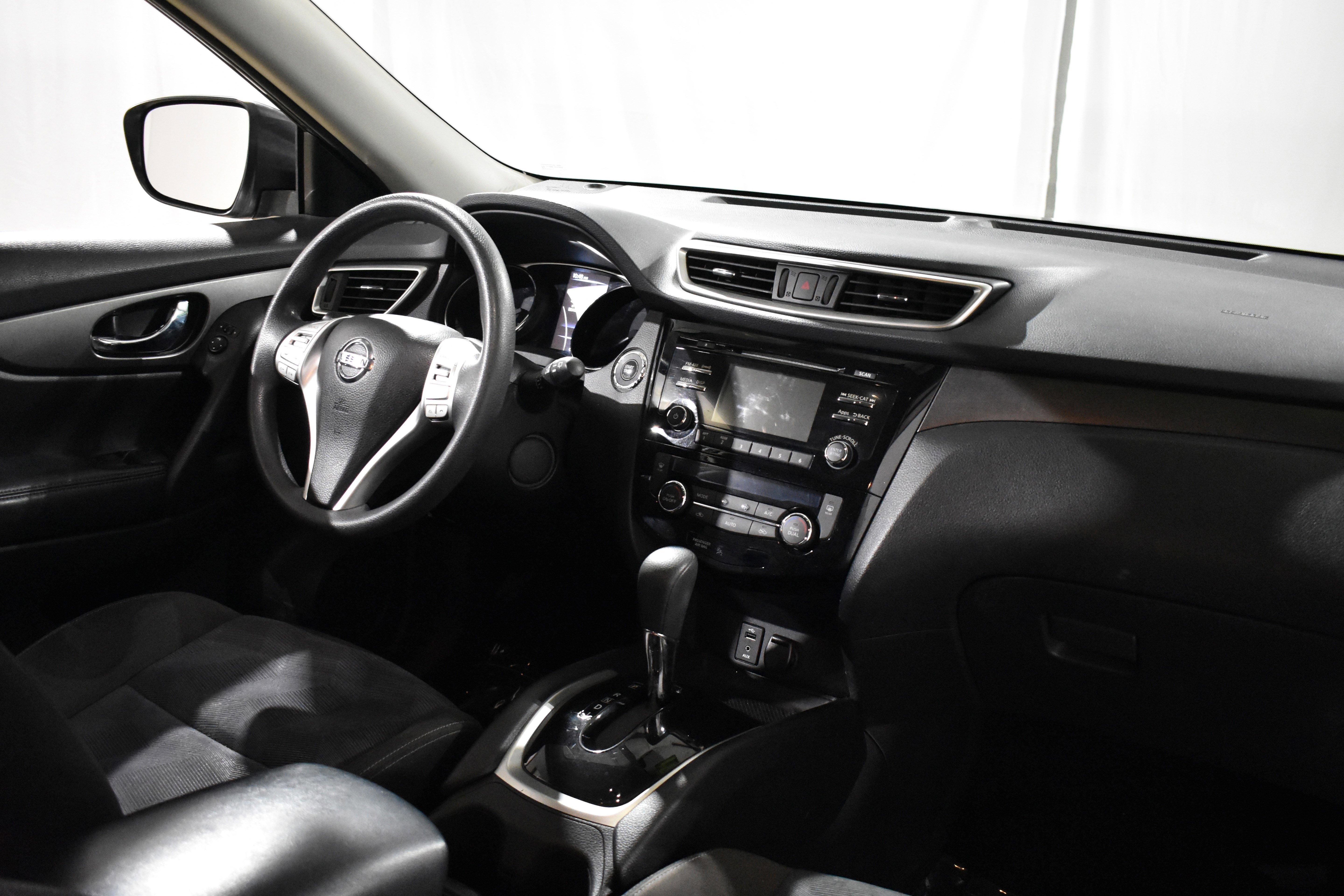 2015 Nissan Rogue FWD 4dr SV