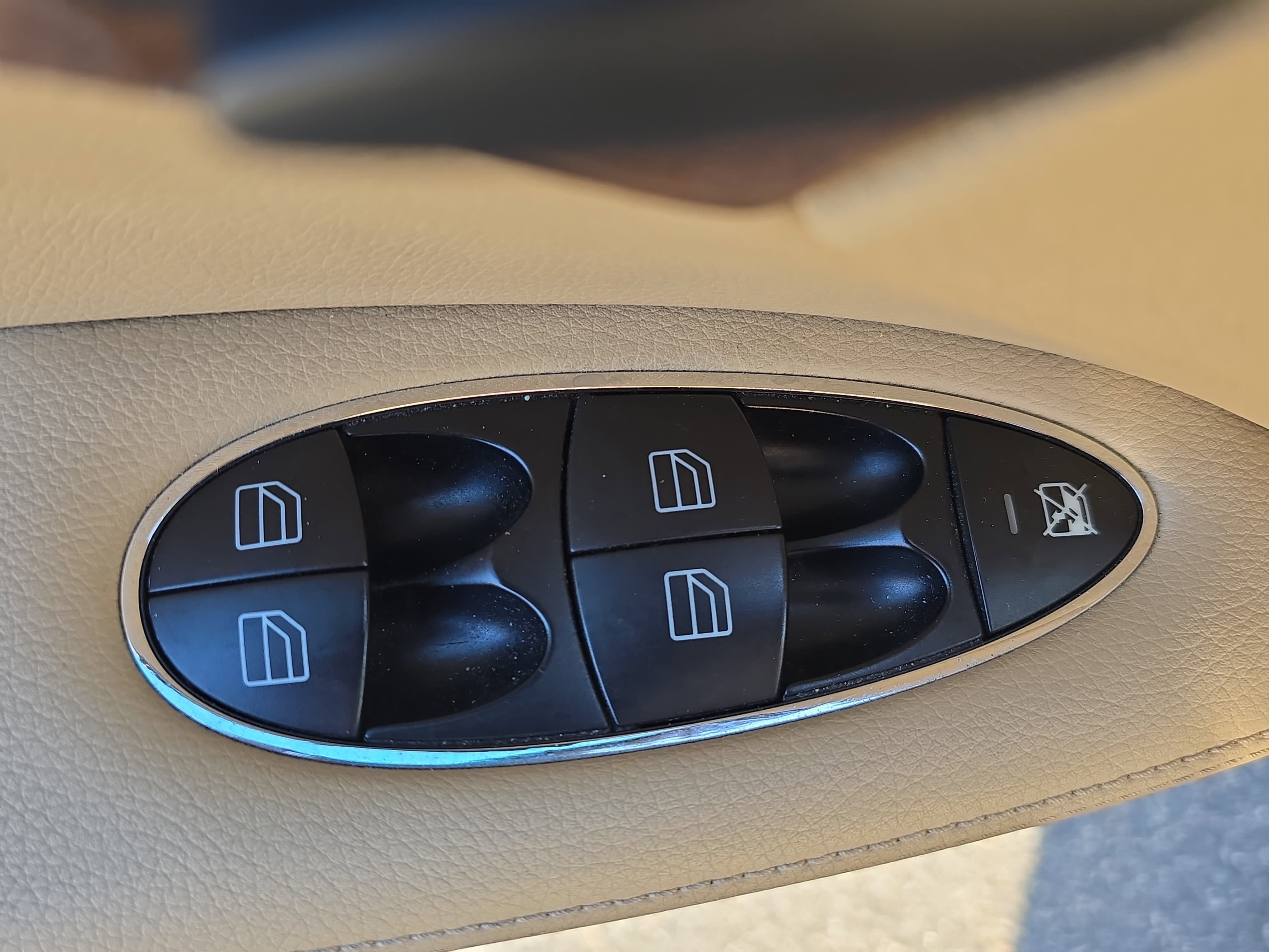 2008 Mercedes-Benz E-Class Base