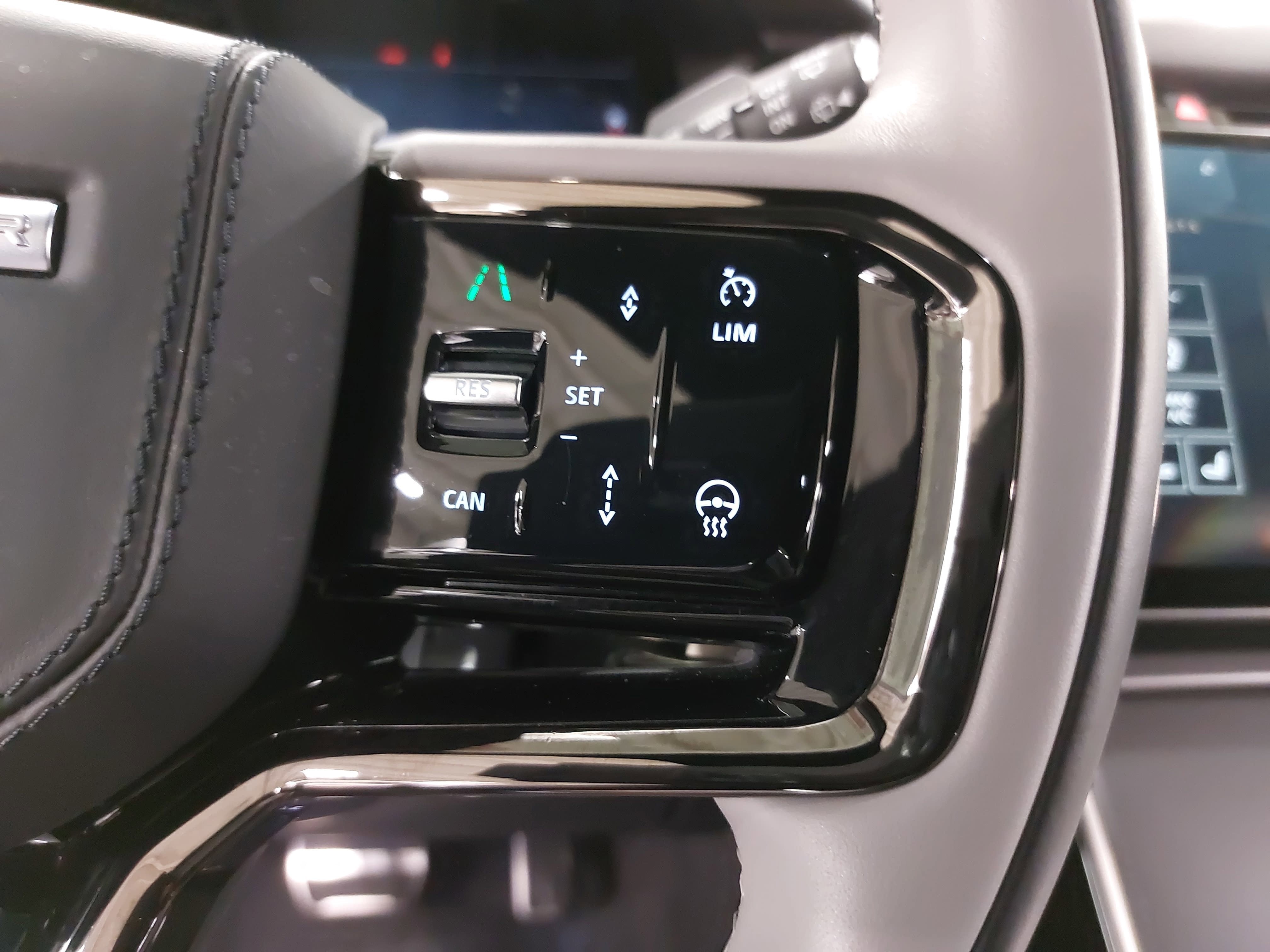 2024 Land Rover Range Rover Velar Dynamic SE