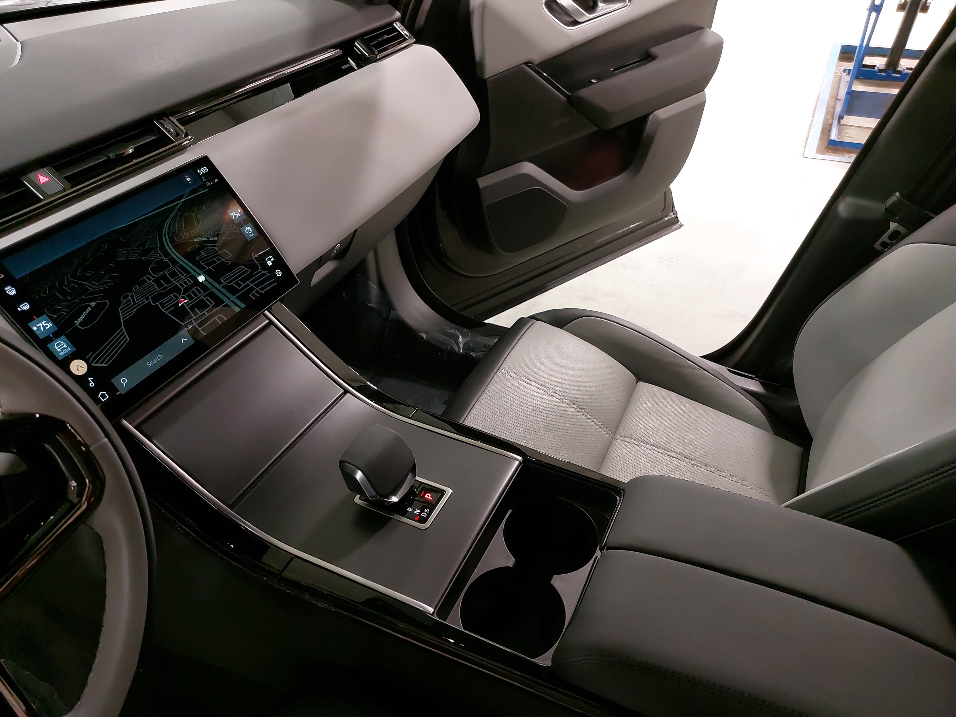 2024 Land Rover Range Rover Velar Dynamic SE