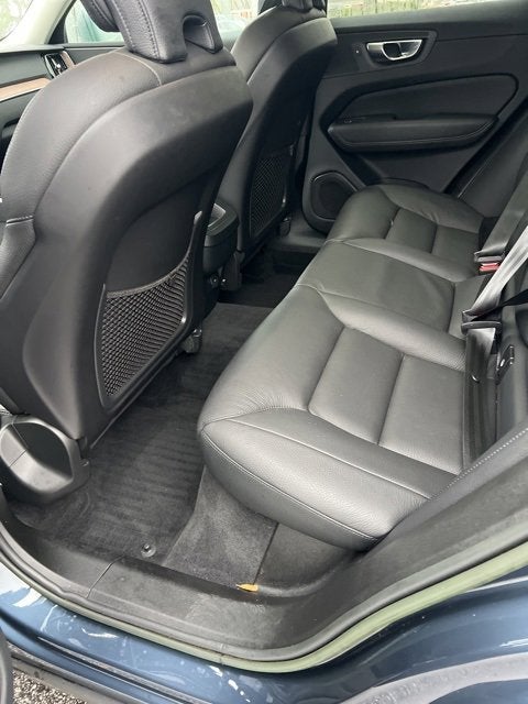 2022 Volvo XC60 Momentum