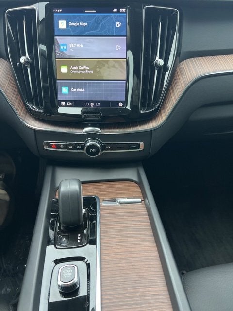 2022 Volvo XC60 Momentum