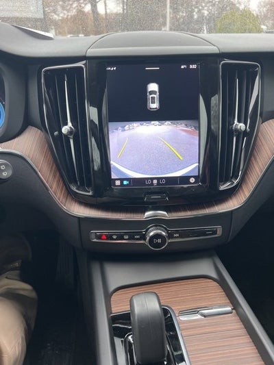 2022 Volvo XC60 Momentum