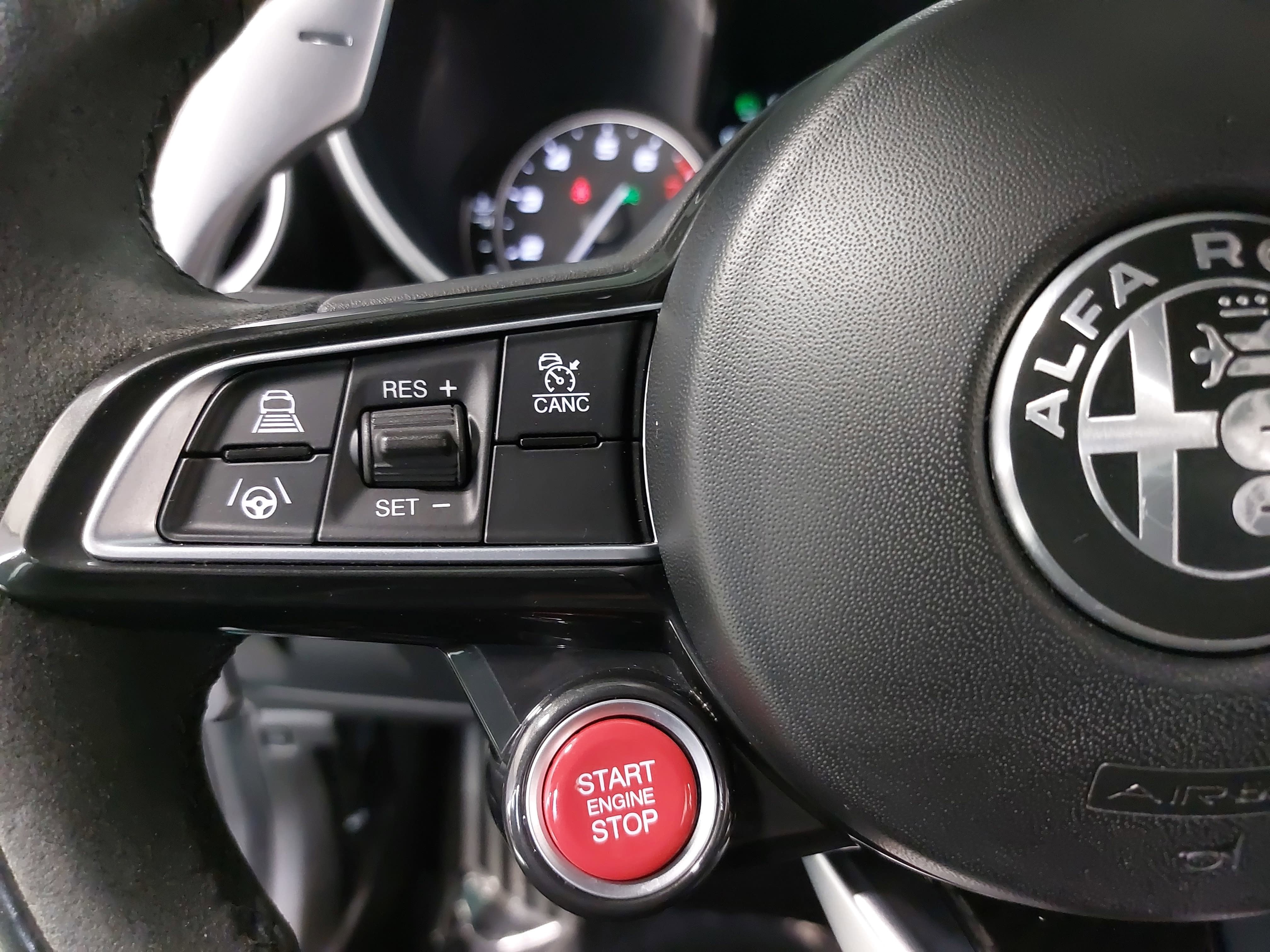 2022 Alfa Romeo Giulia Quadrifoglio