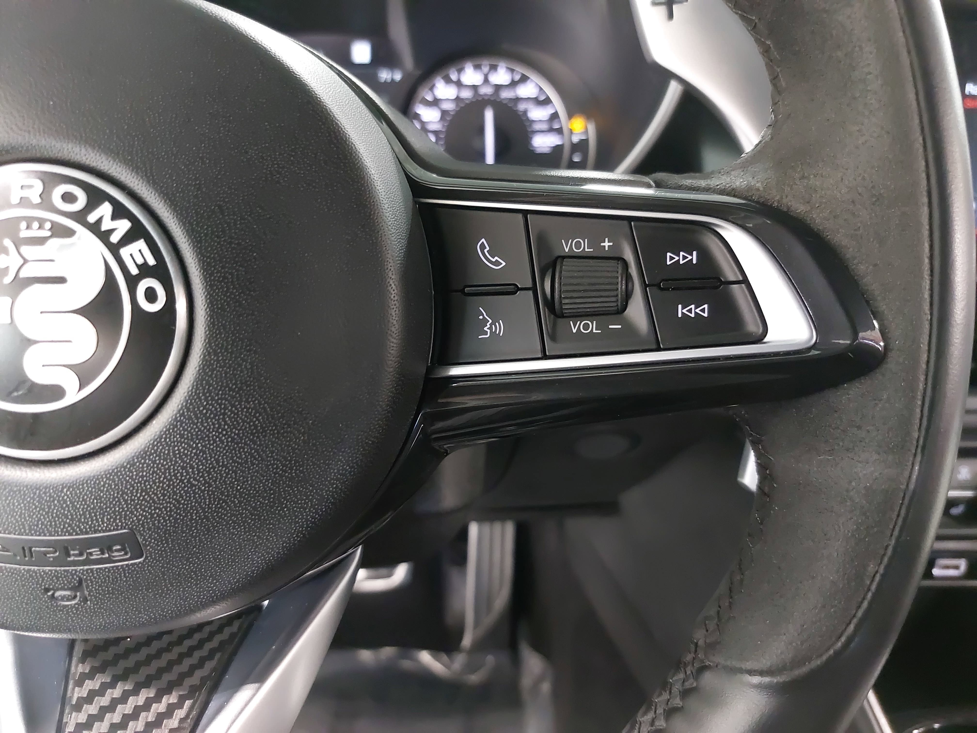 2022 Alfa Romeo Giulia Quadrifoglio