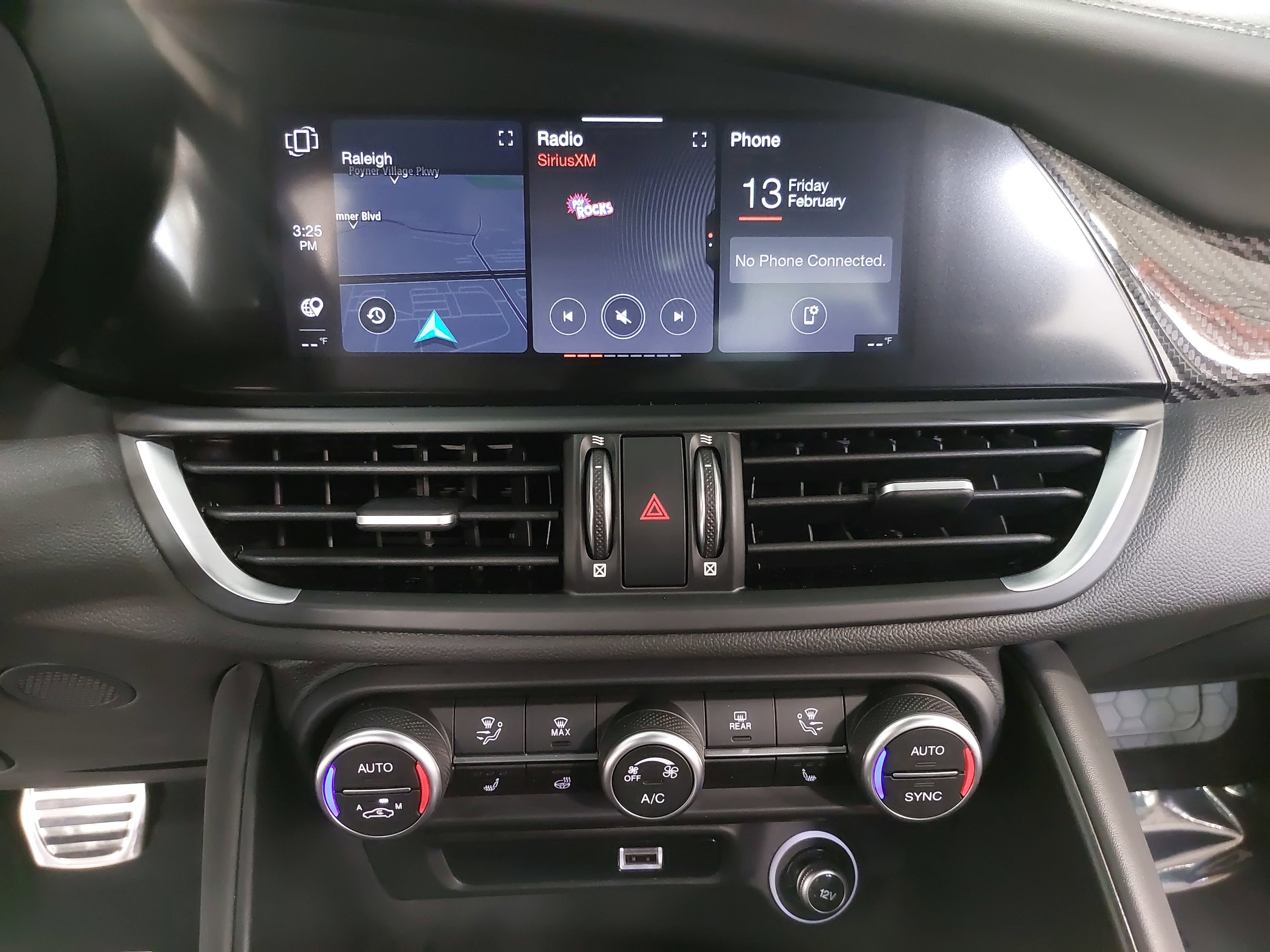 2022 Alfa Romeo Giulia Quadrifoglio