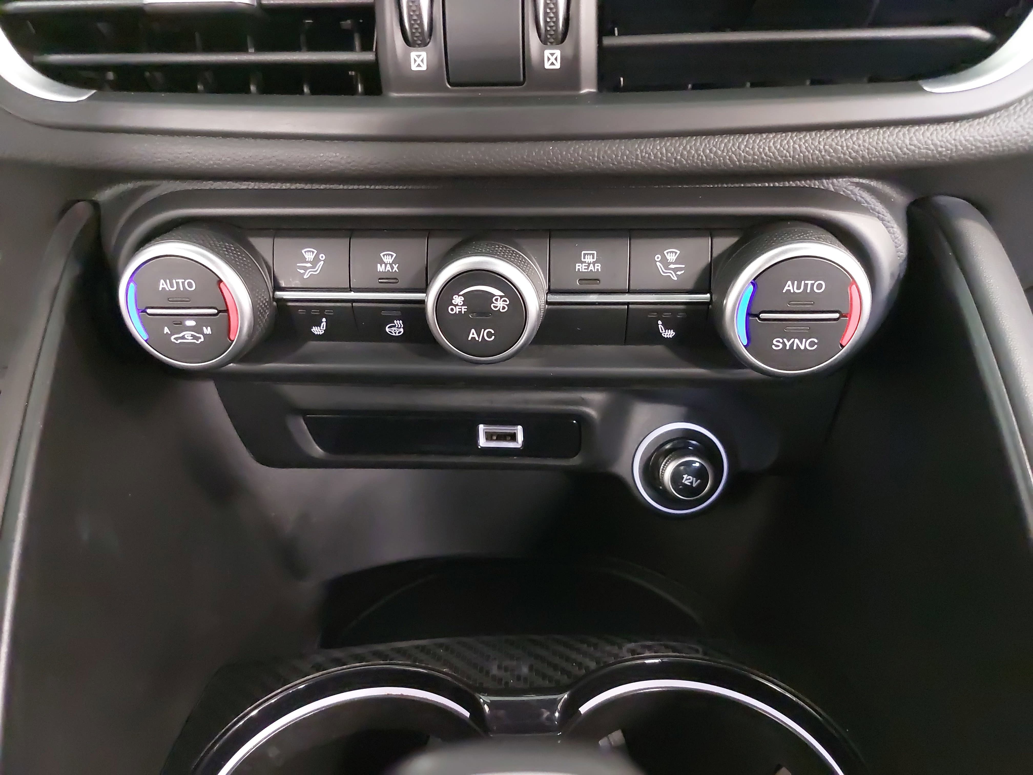 2022 Alfa Romeo Giulia Quadrifoglio