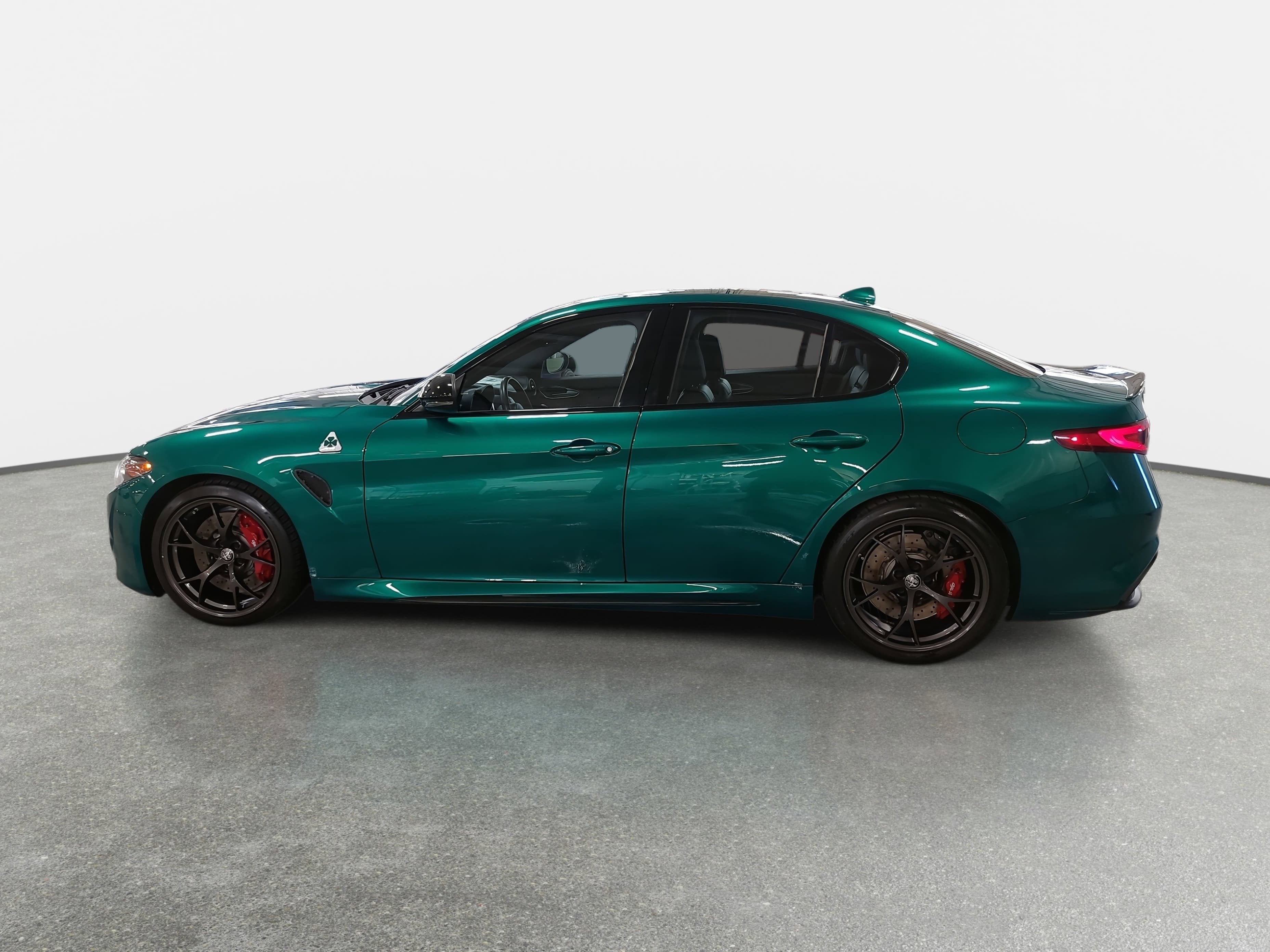 2022 Alfa Romeo Giulia Quadrifoglio