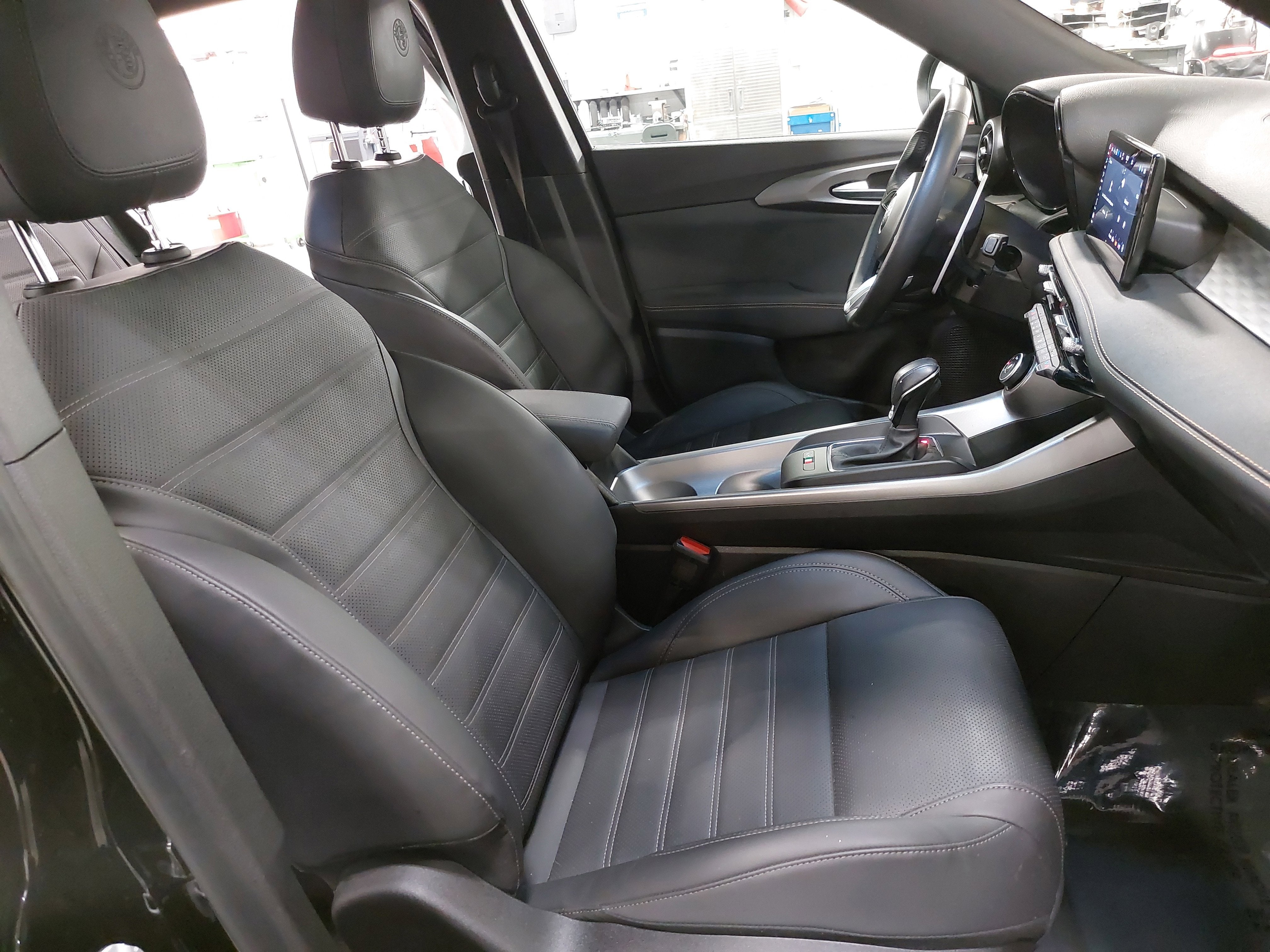 2025 Alfa Romeo Tonale Base