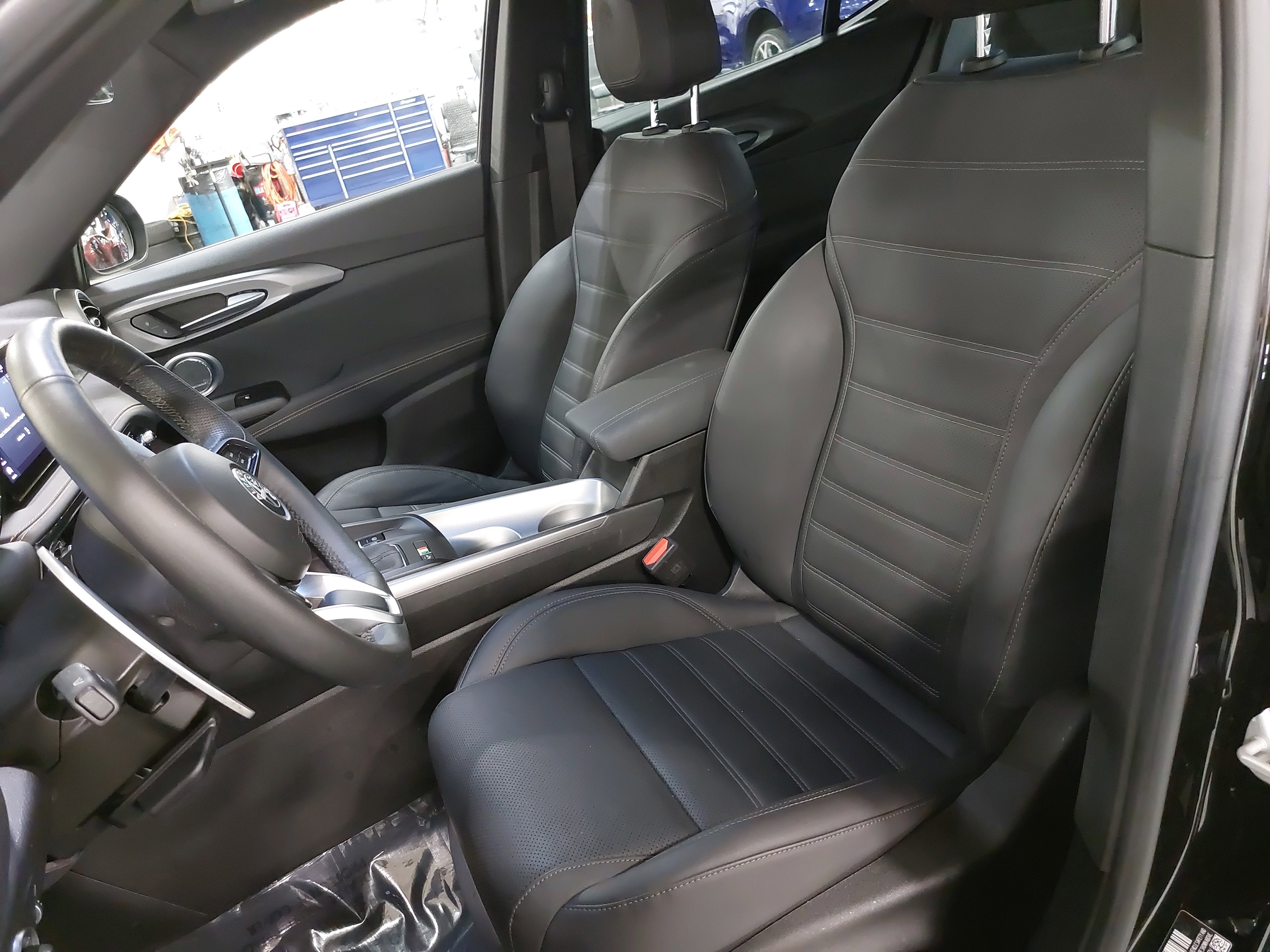 2025 Alfa Romeo Tonale Base