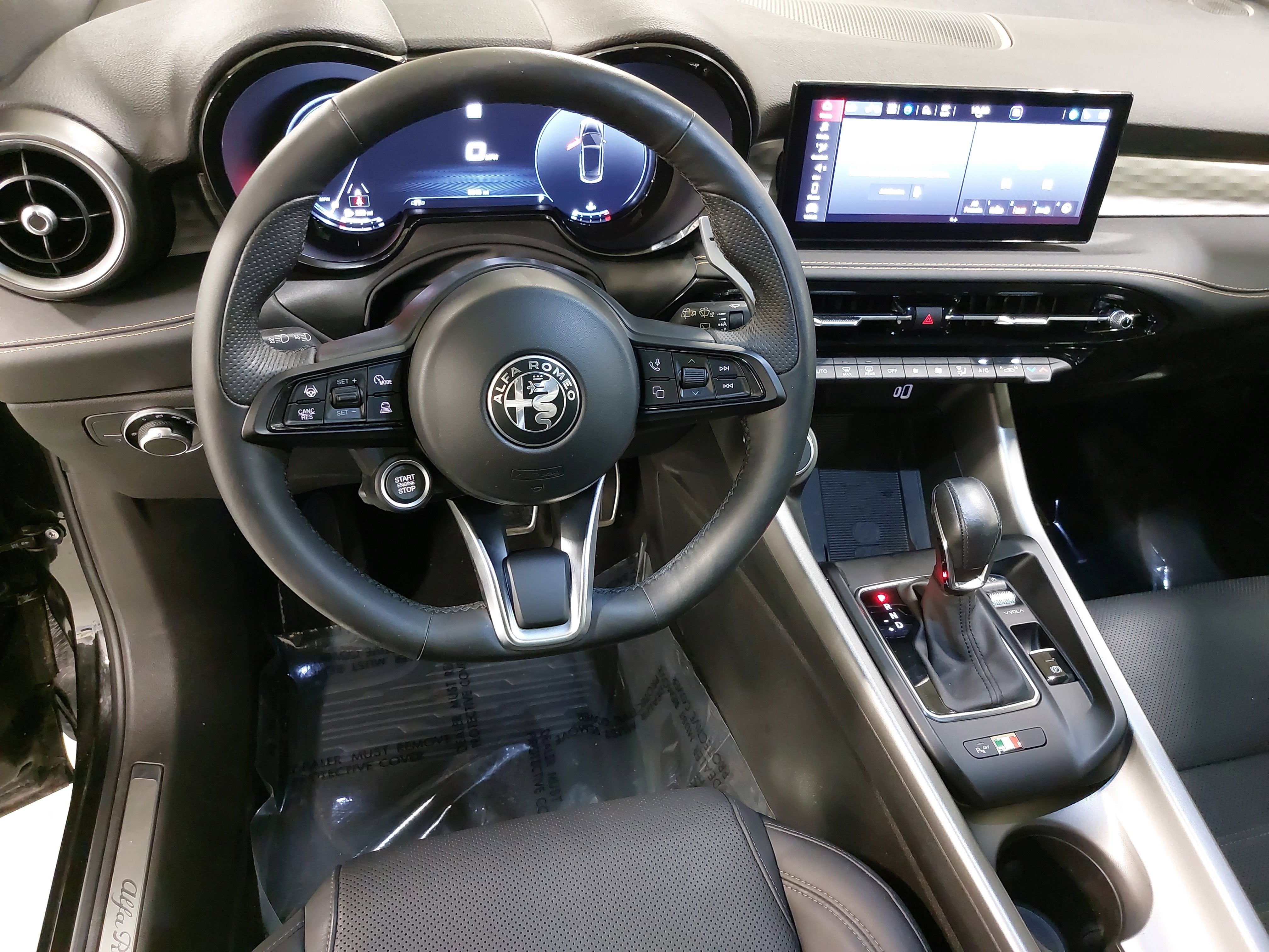 2025 Alfa Romeo Tonale Base