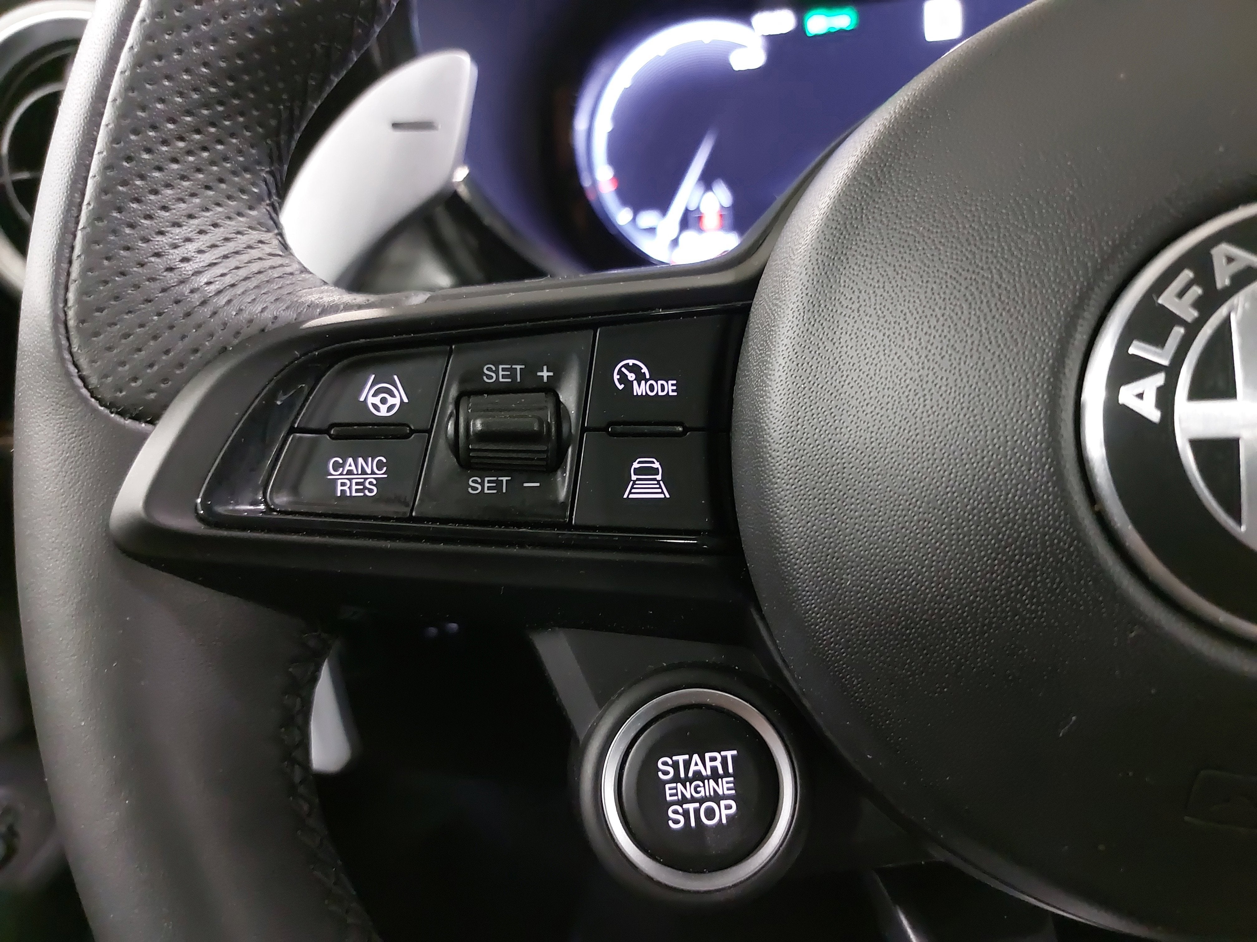 2025 Alfa Romeo Tonale Base