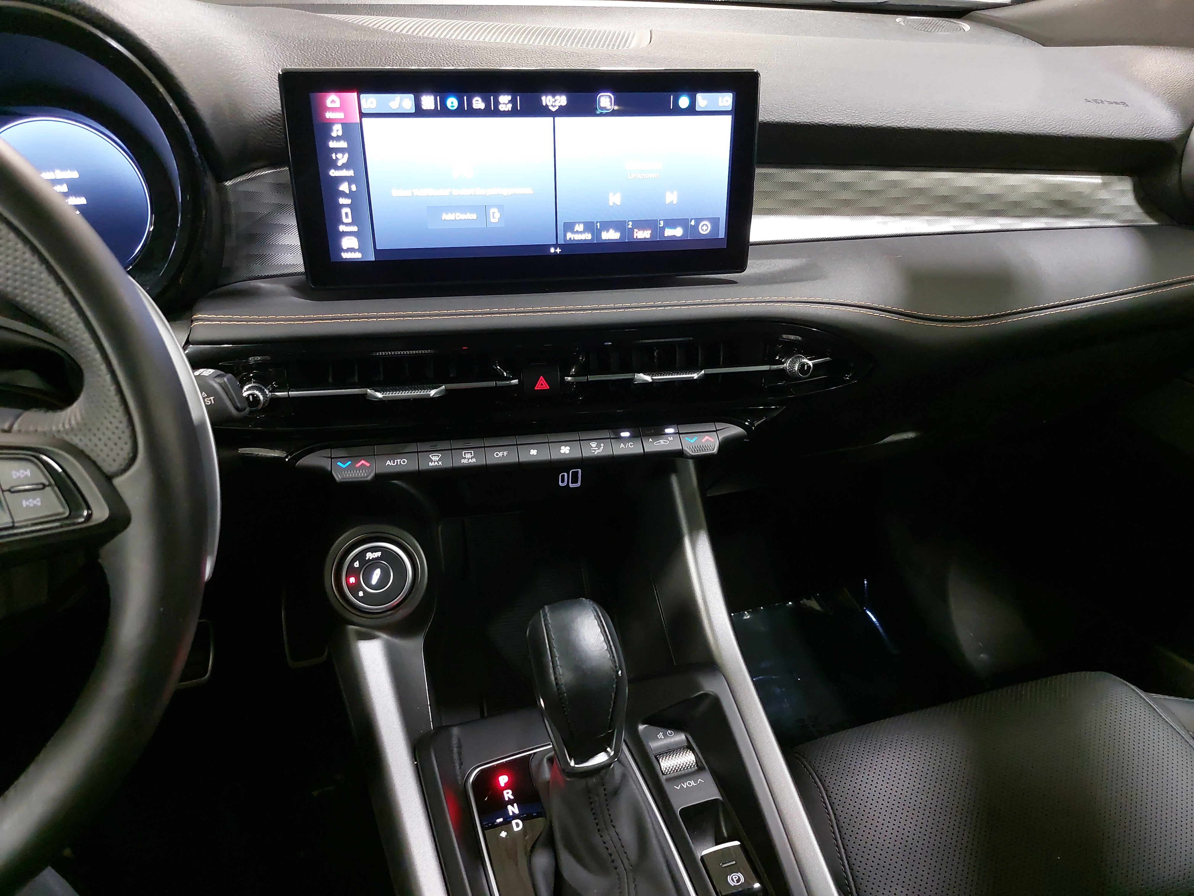 2025 Alfa Romeo Tonale Base