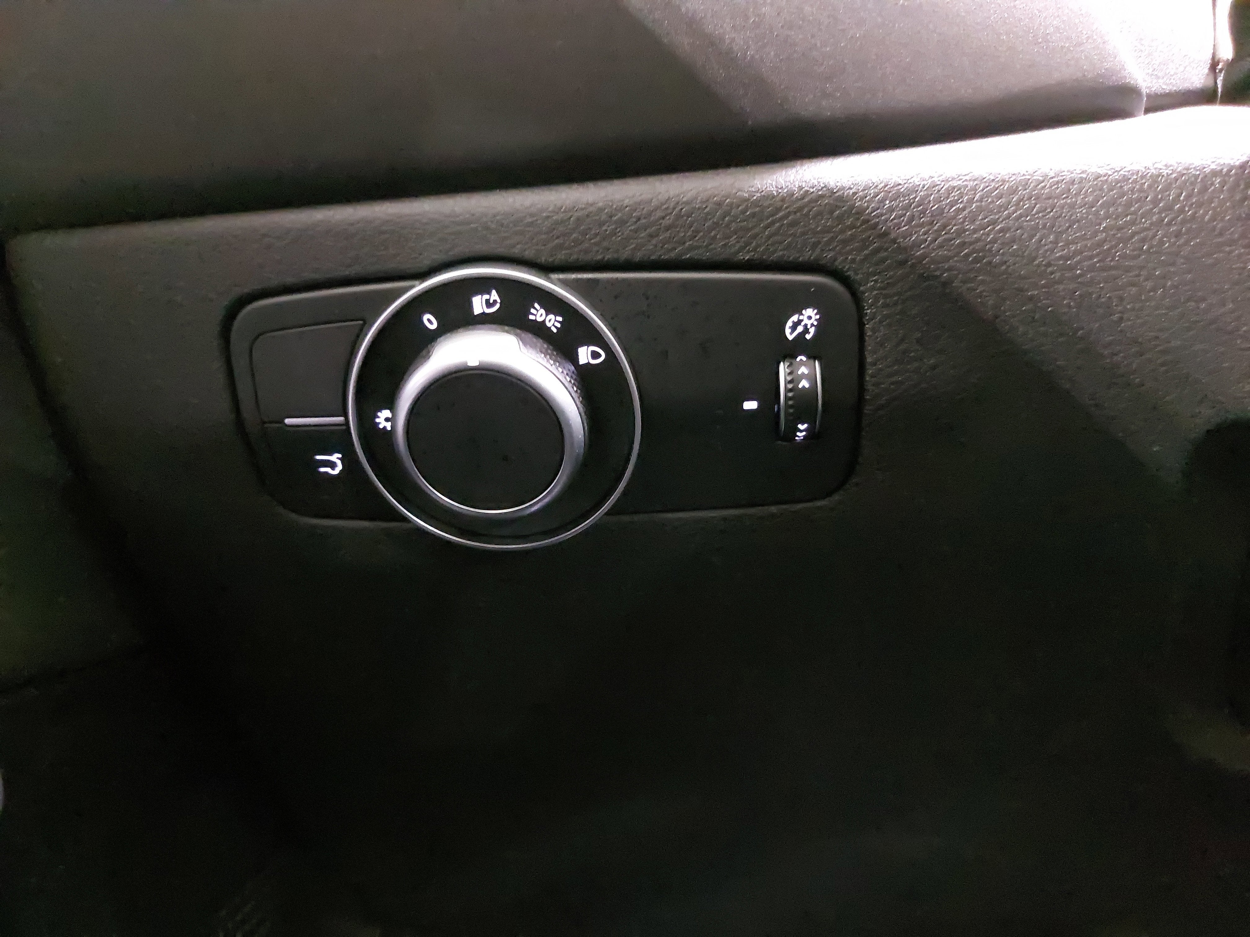 2025 Alfa Romeo Tonale Base