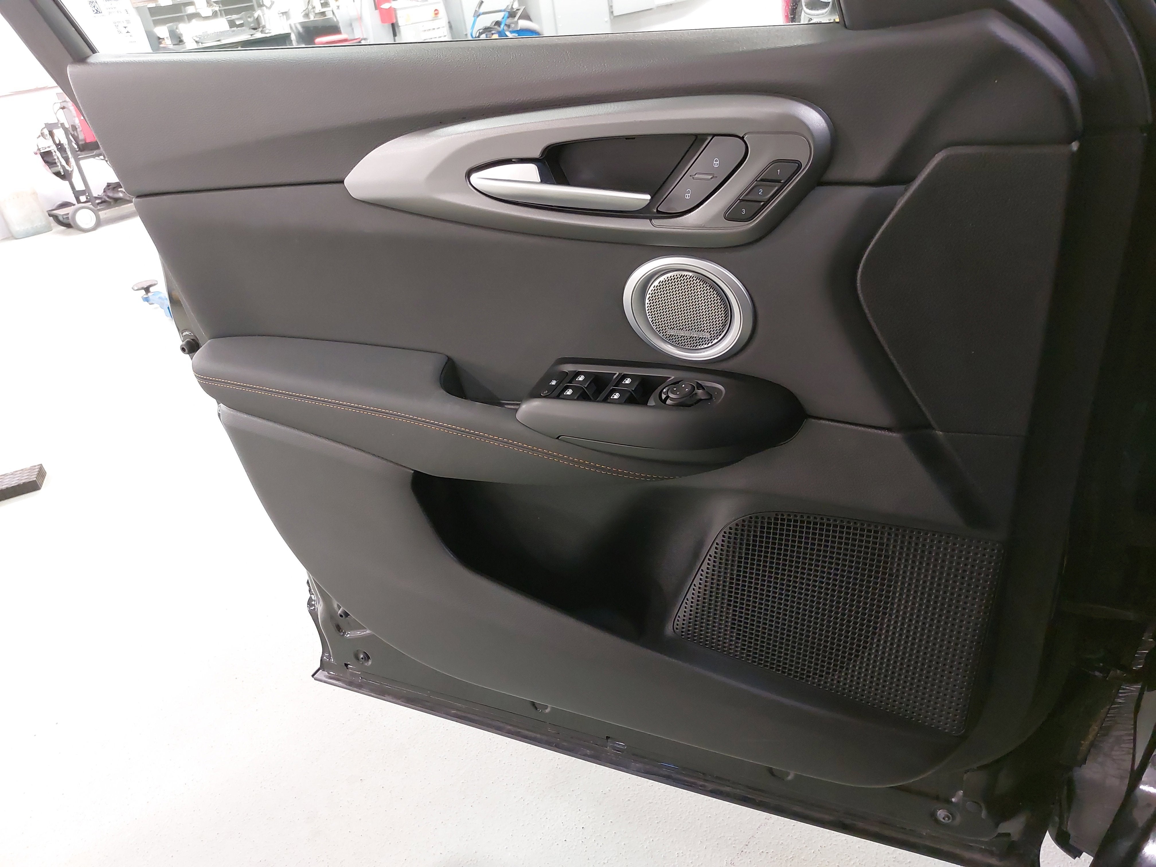 2025 Alfa Romeo Tonale Base