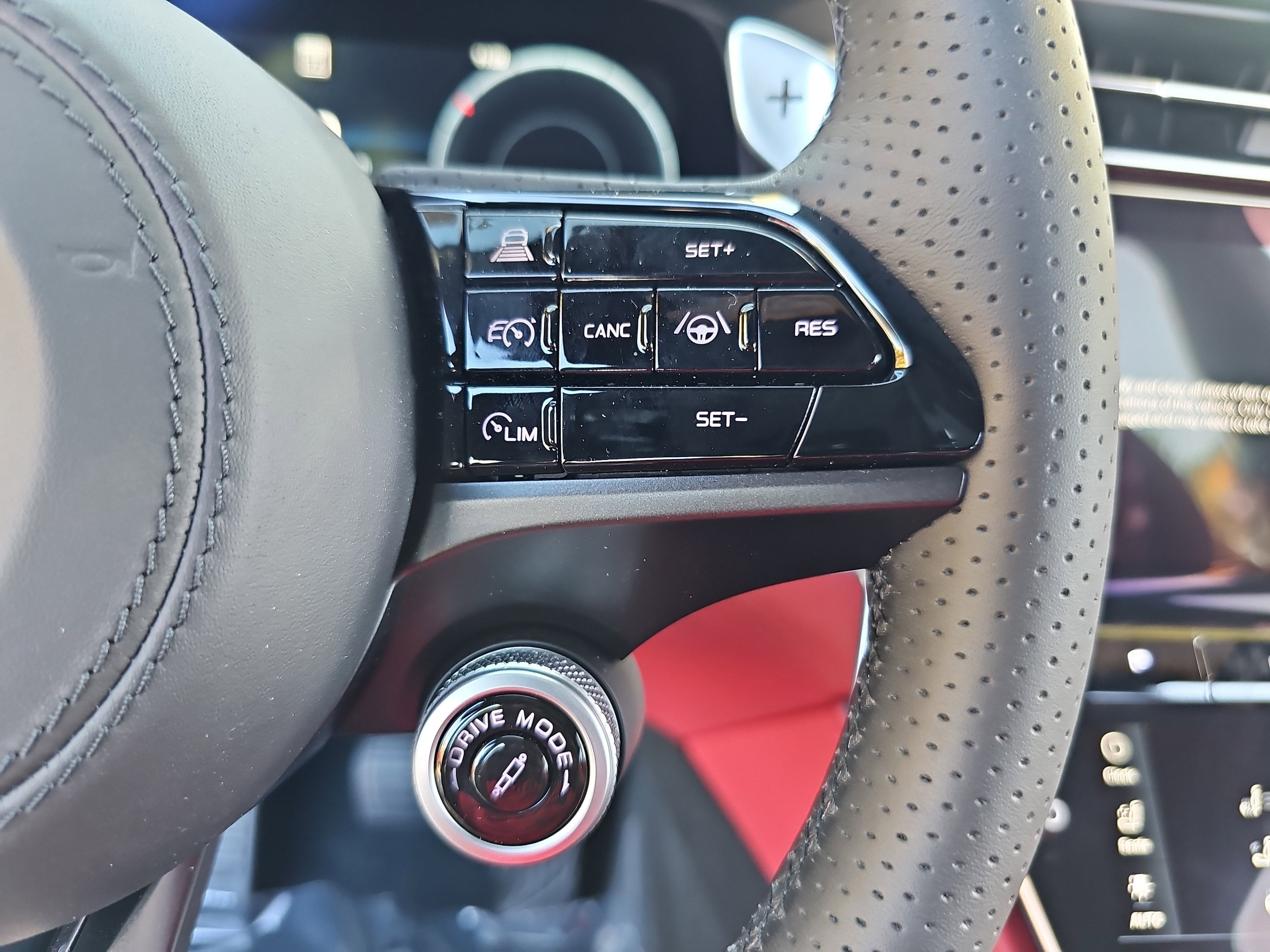 2025 Maserati Grecale Folgore