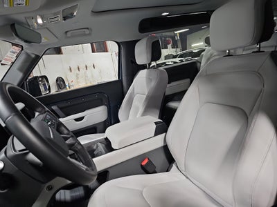 2025 Land Rover Defender X-Dynamic SE