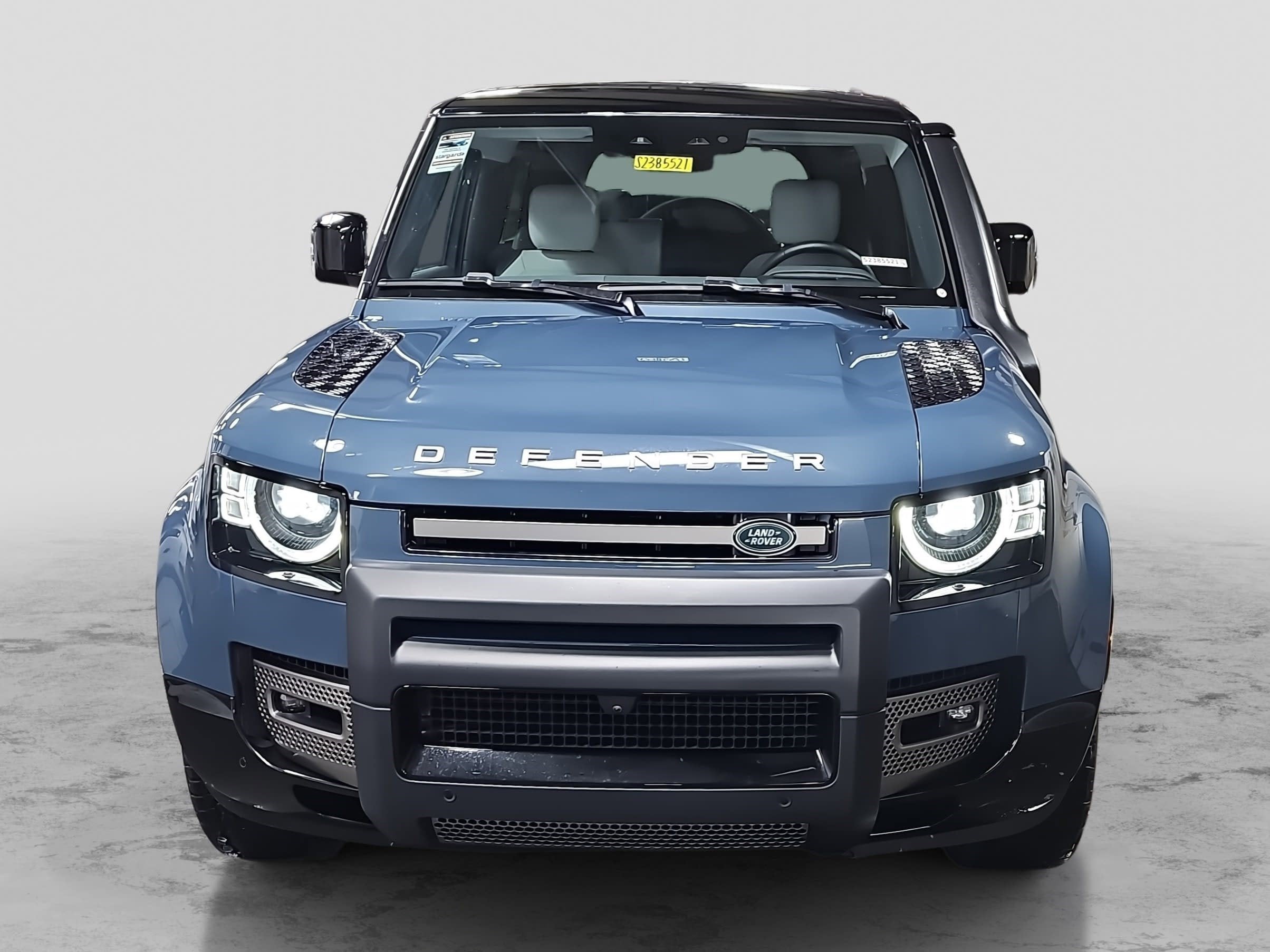 2025 Land Rover Defender X-Dynamic SE