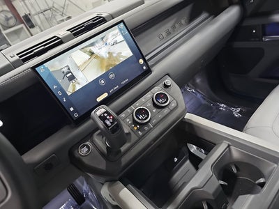 2025 Land Rover Defender X-Dynamic SE