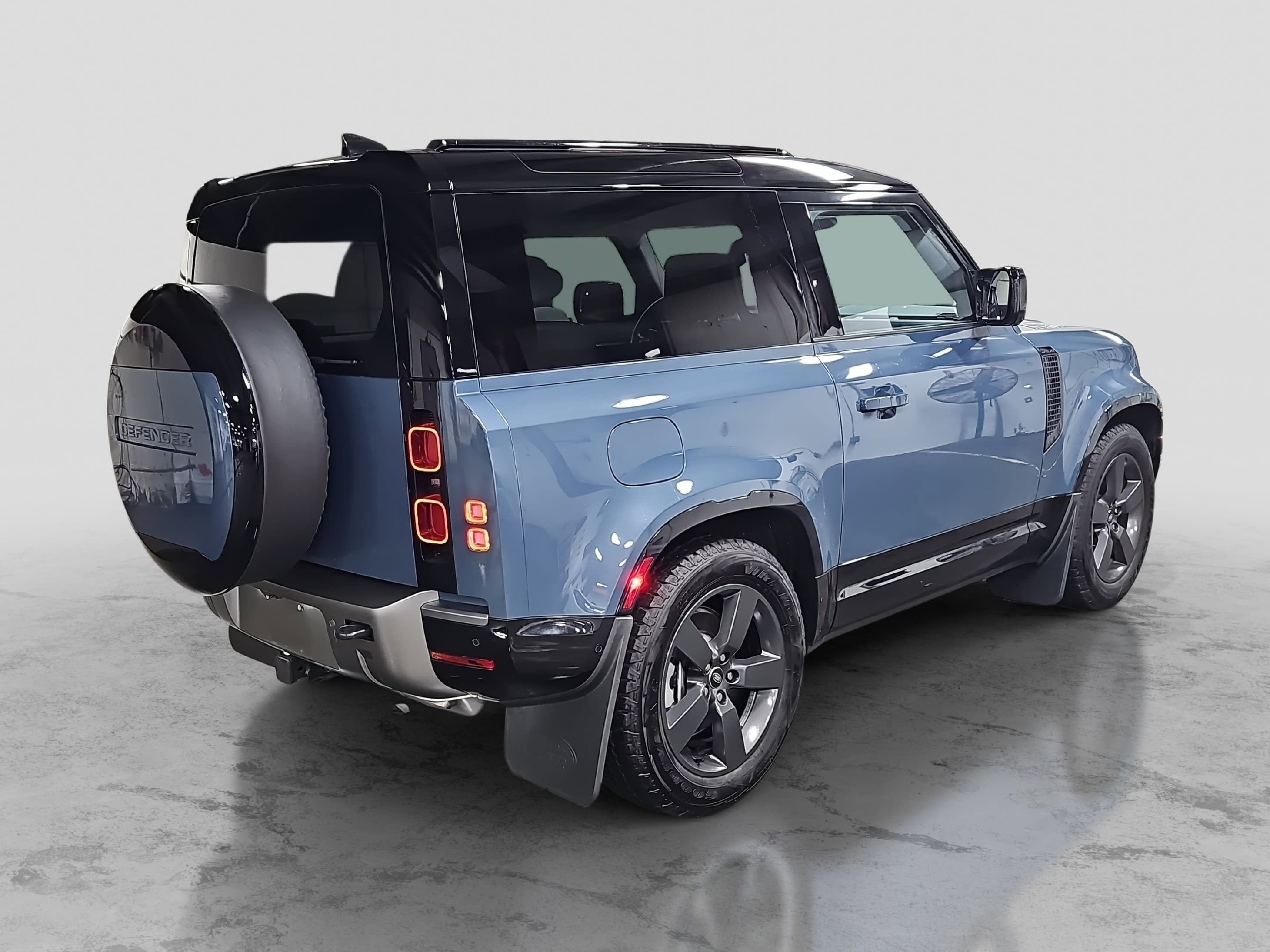 2025 Land Rover Defender X-Dynamic SE