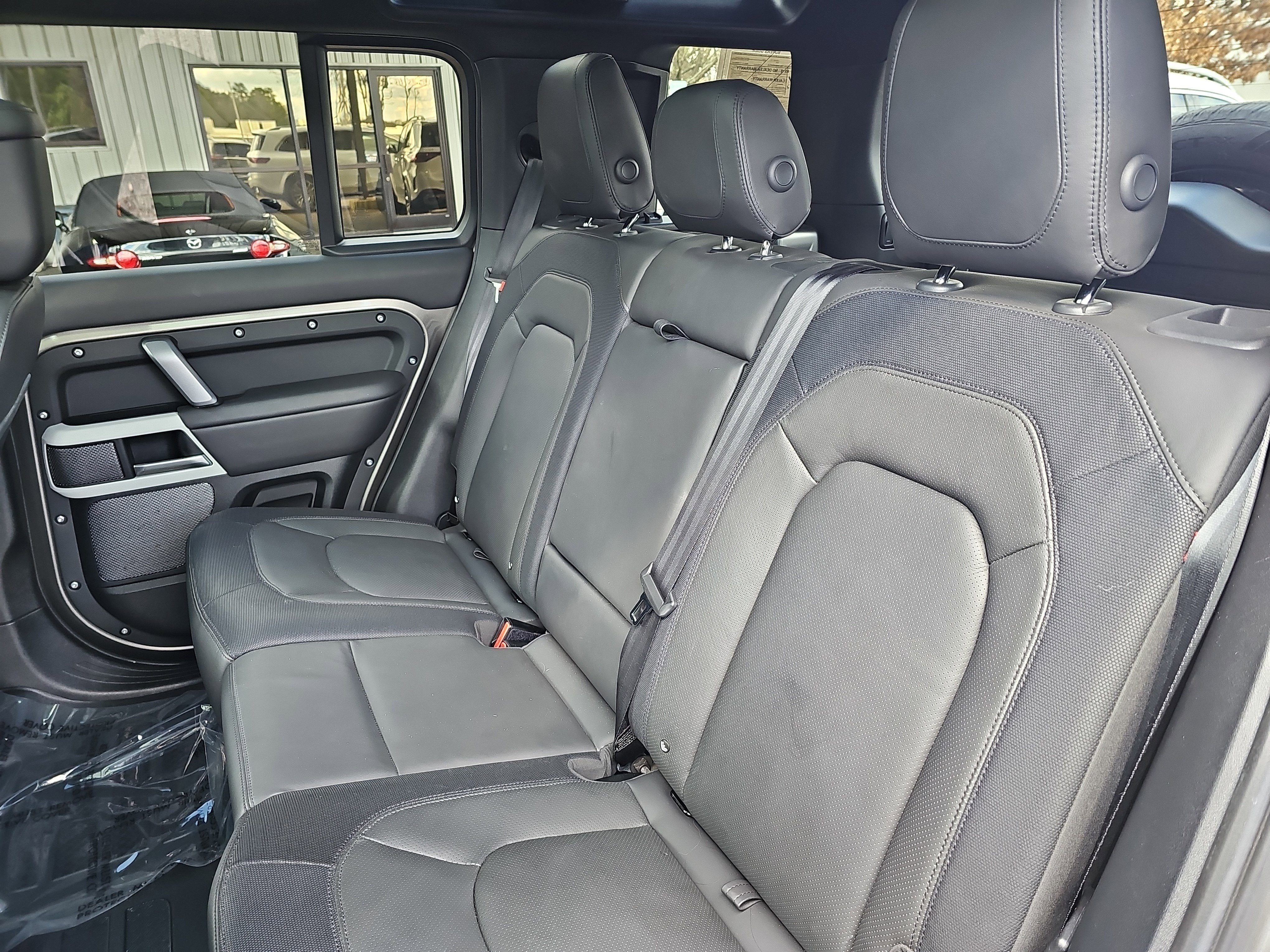 2024 Land Rover Defender X-Dynamic SE