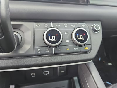 2024 Land Rover Defender X-Dynamic SE