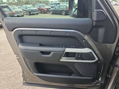 2024 Land Rover Defender X-Dynamic SE
