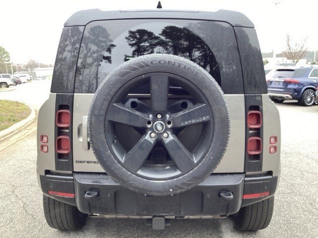 2024 Land Rover Defender X-Dynamic SE