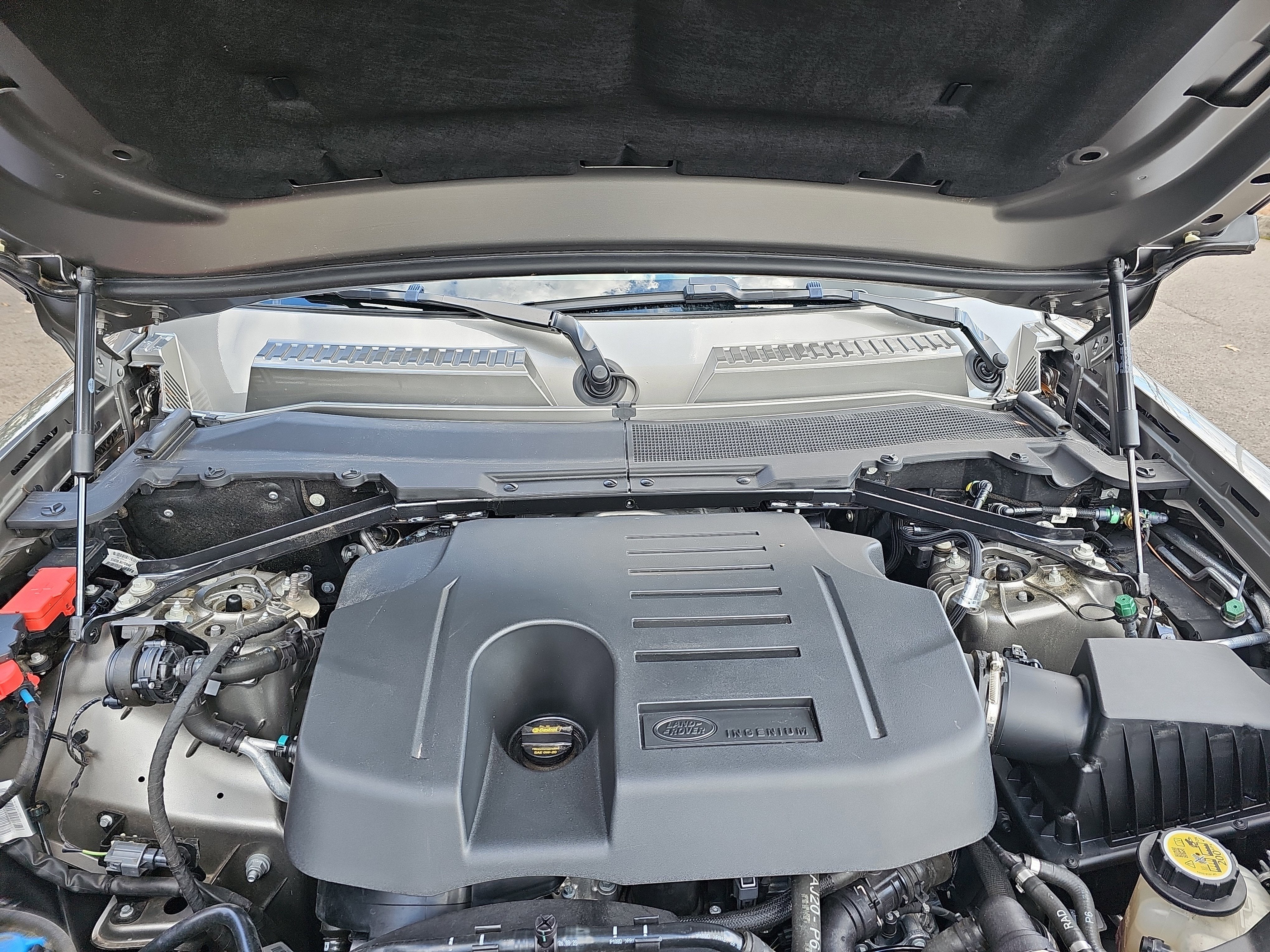 2024 Land Rover Defender X-Dynamic SE