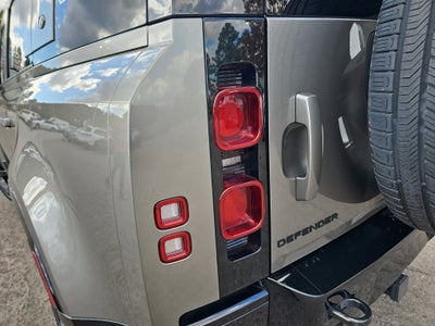 2024 Land Rover Defender X-Dynamic SE