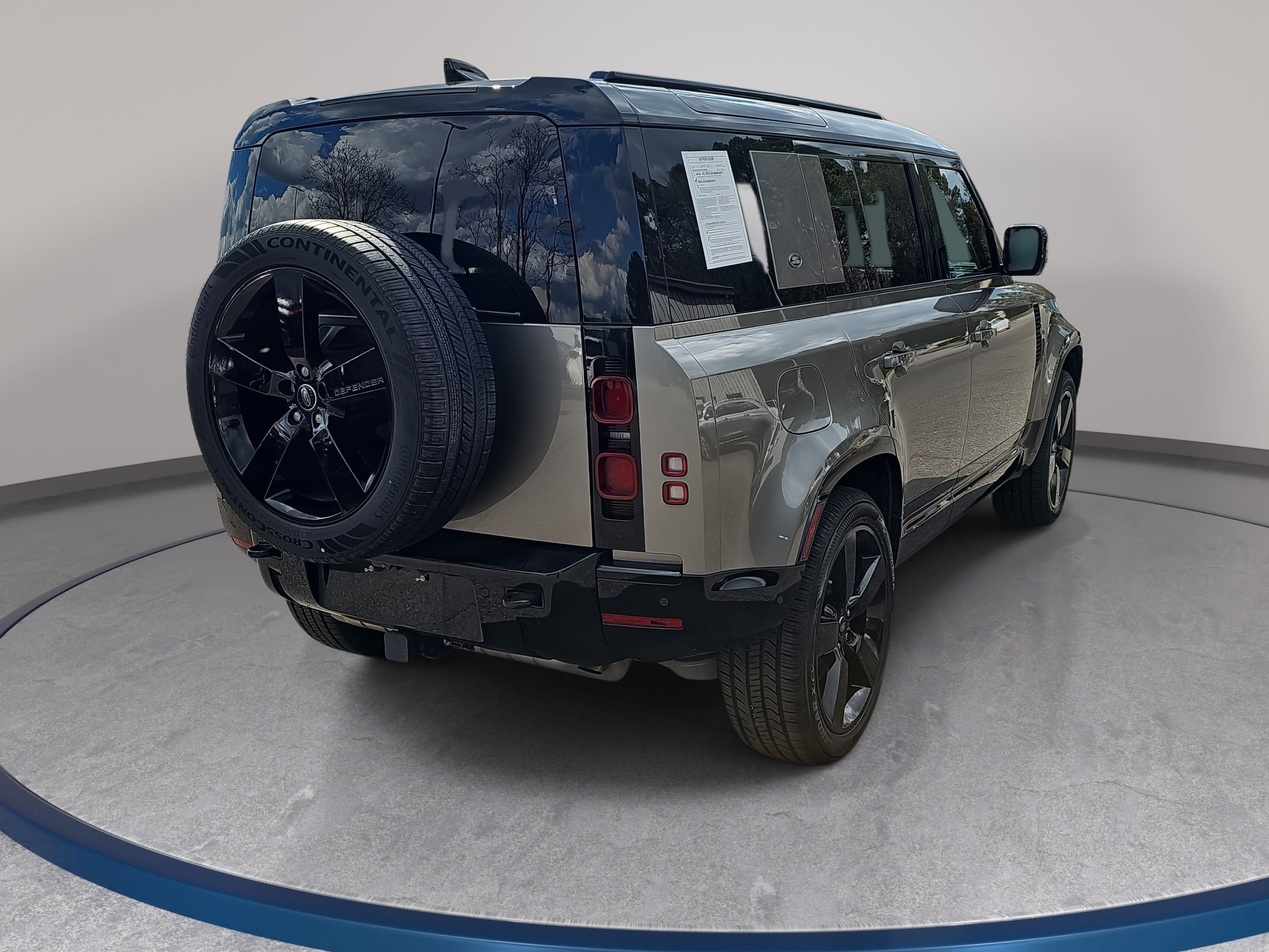 2024 Land Rover Defender X-Dynamic SE