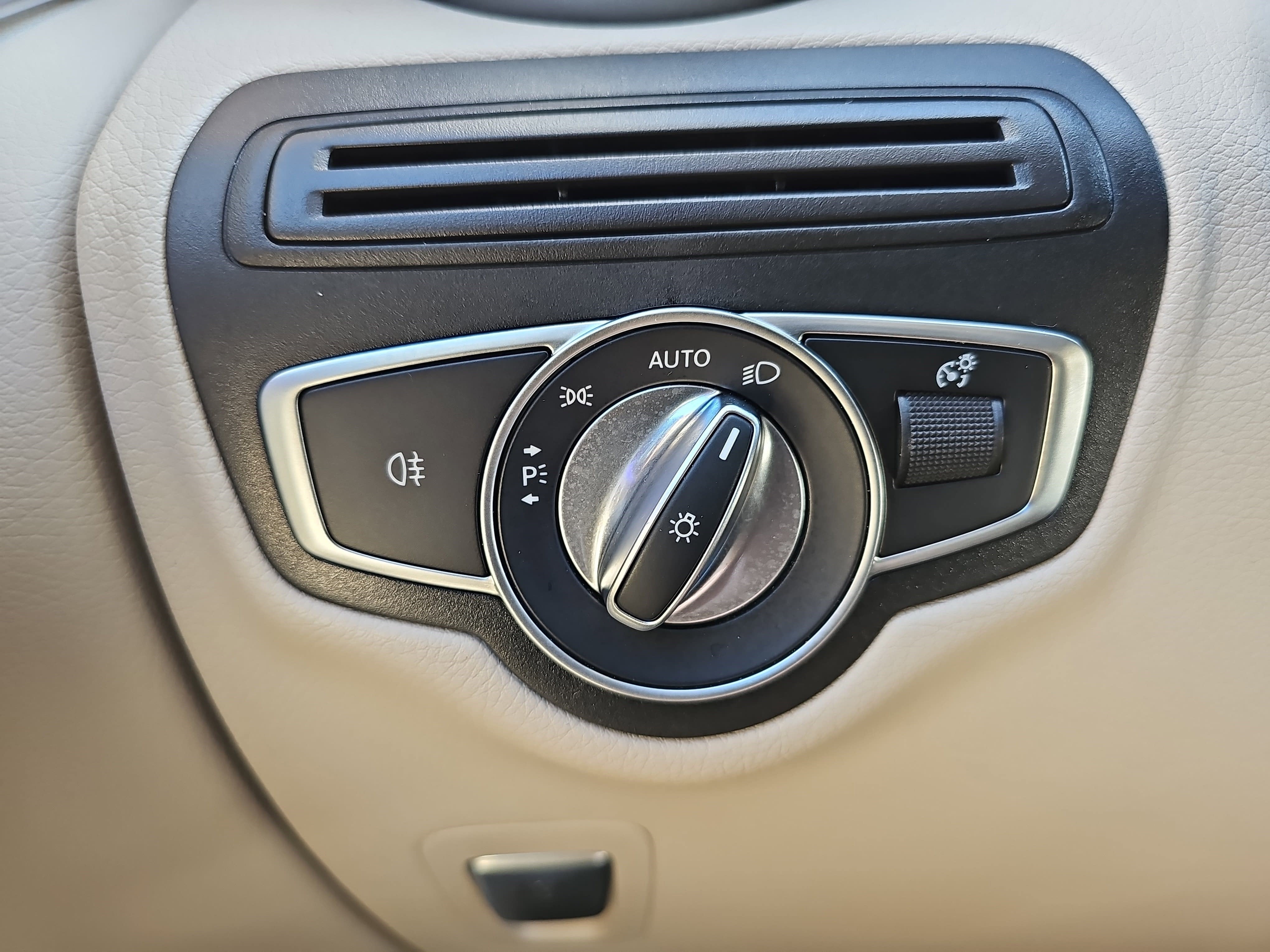 2023 Mercedes-Benz GLC GLC 300