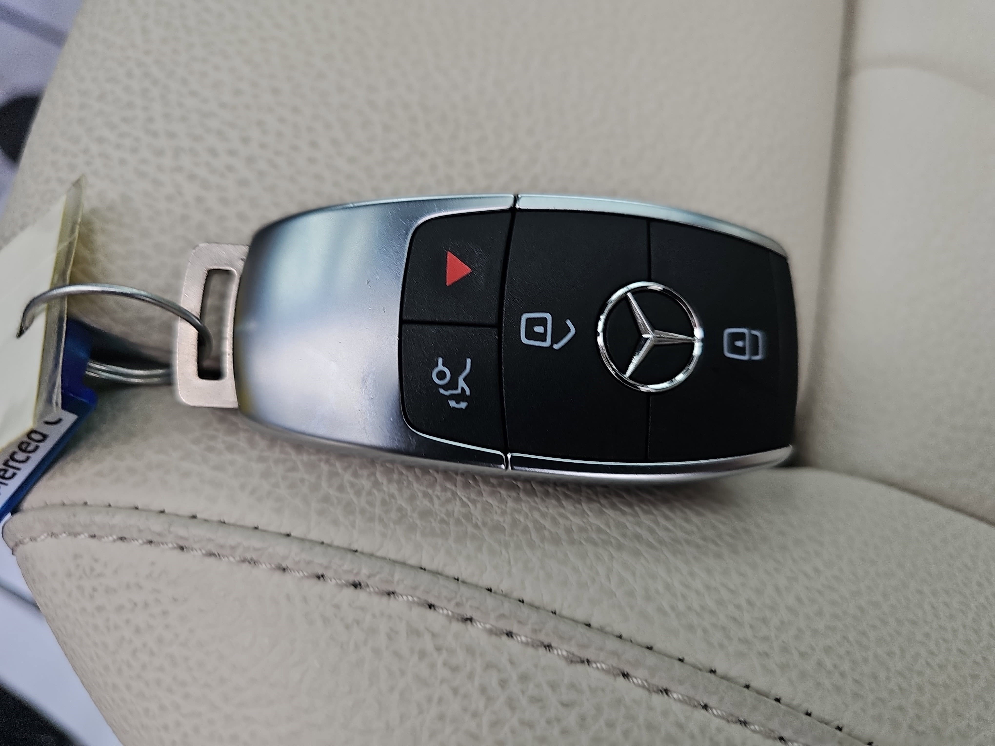 2025 Mercedes-Benz GLB GLB 250