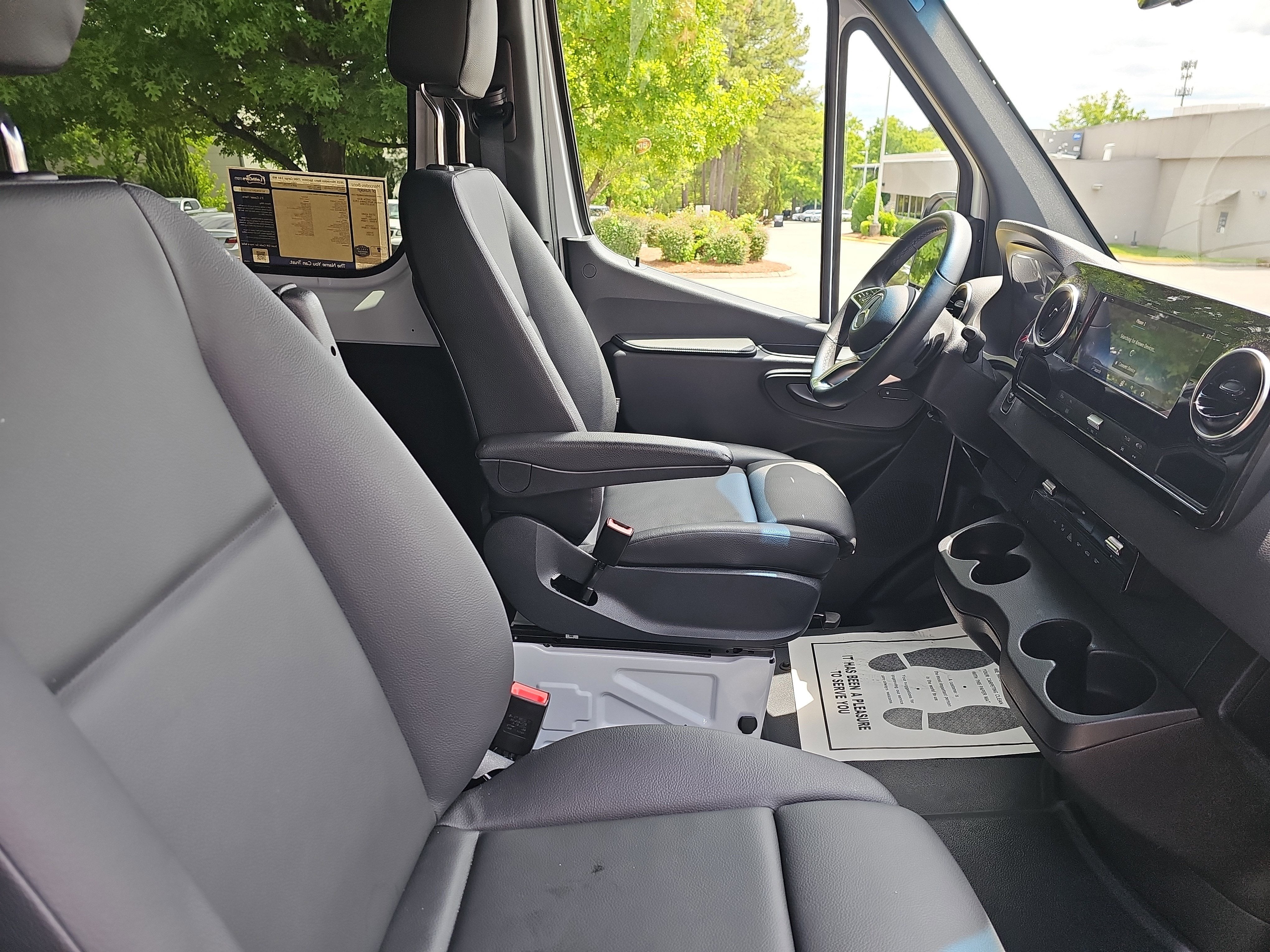 2025 Mercedes-Benz Sprinter 2500 Crew 144 WB