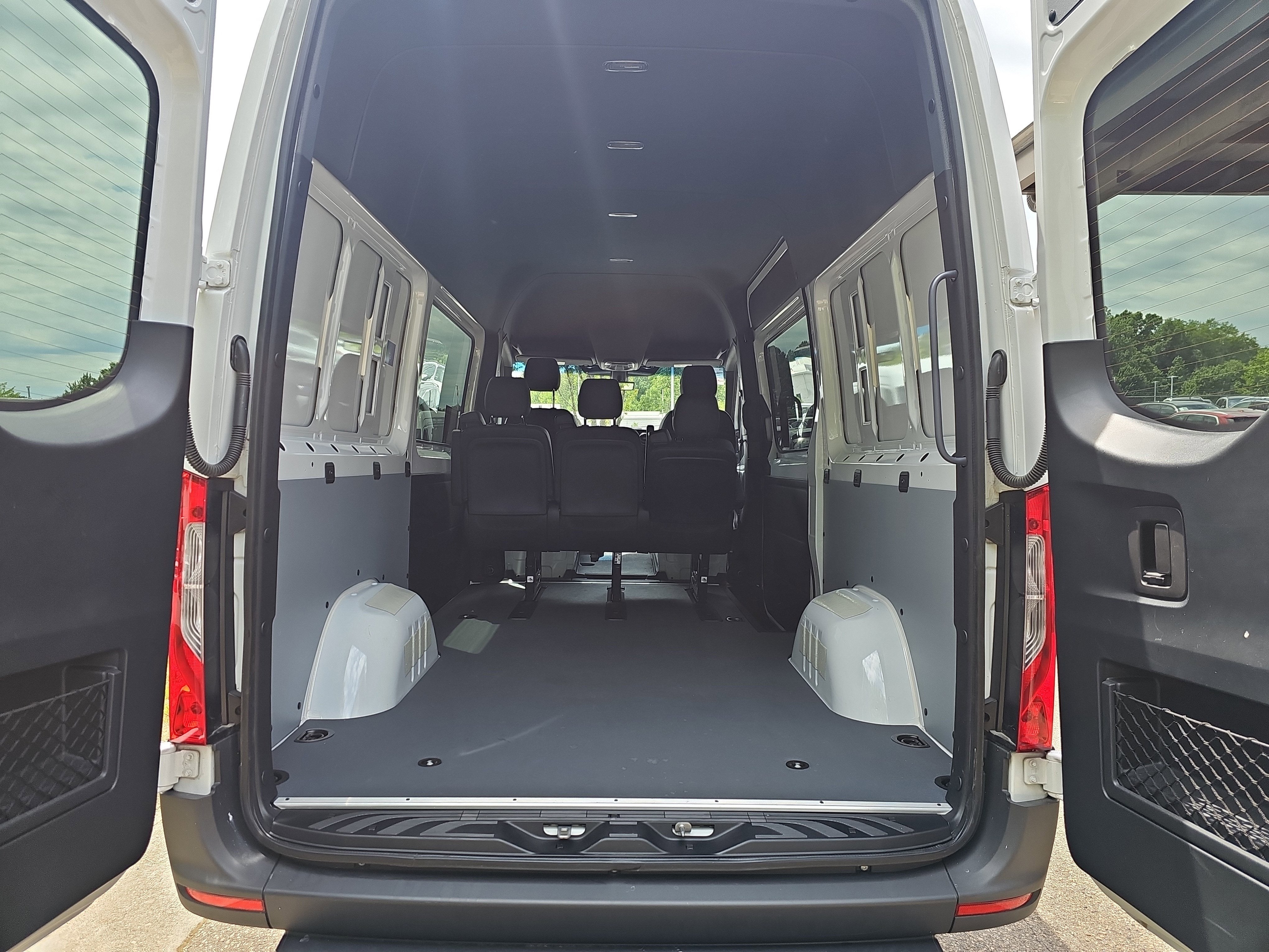 2025 Mercedes-Benz Sprinter 2500 Crew 144 WB