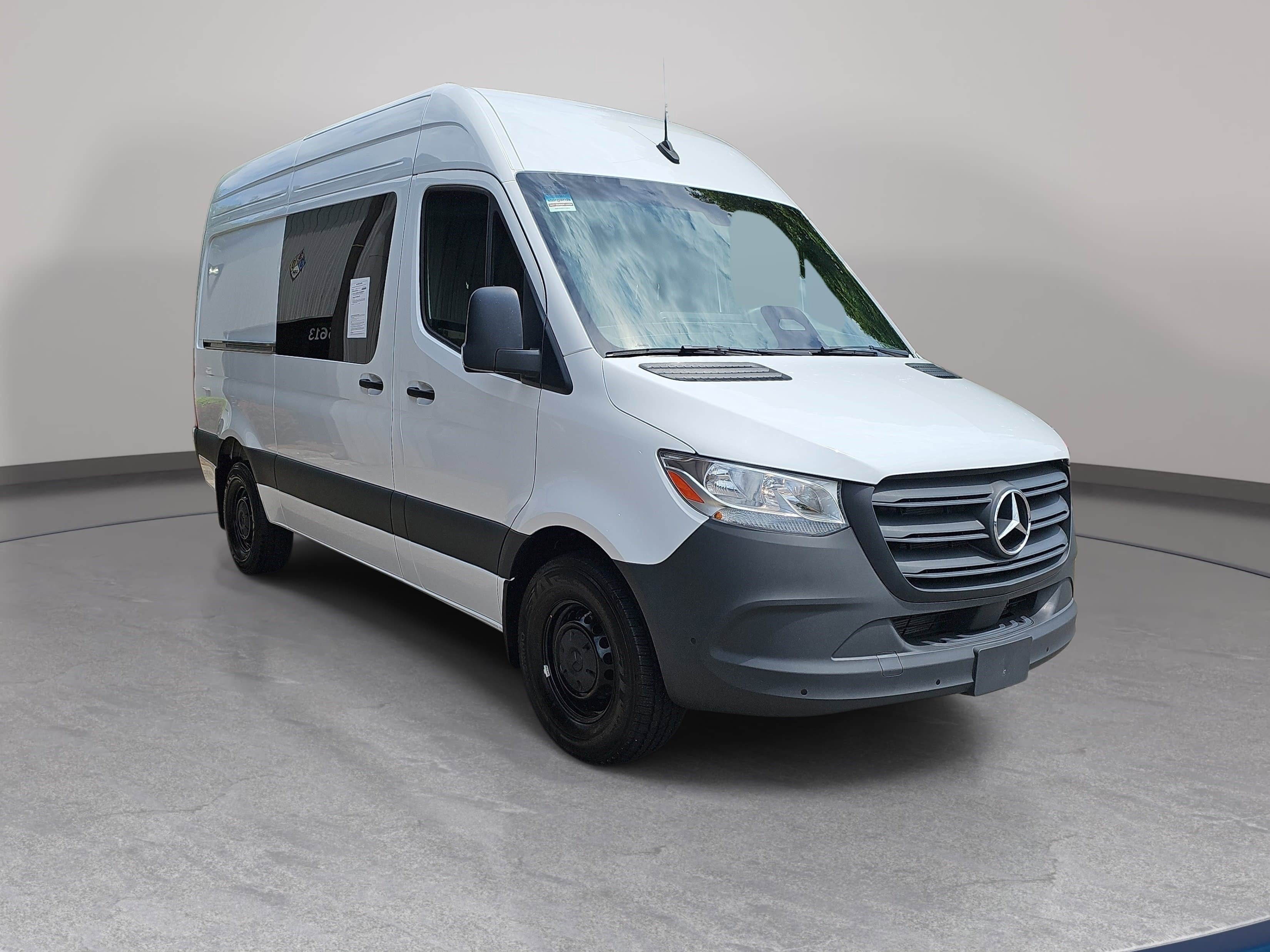 2025 Mercedes-Benz Sprinter 2500 Crew 144 WB