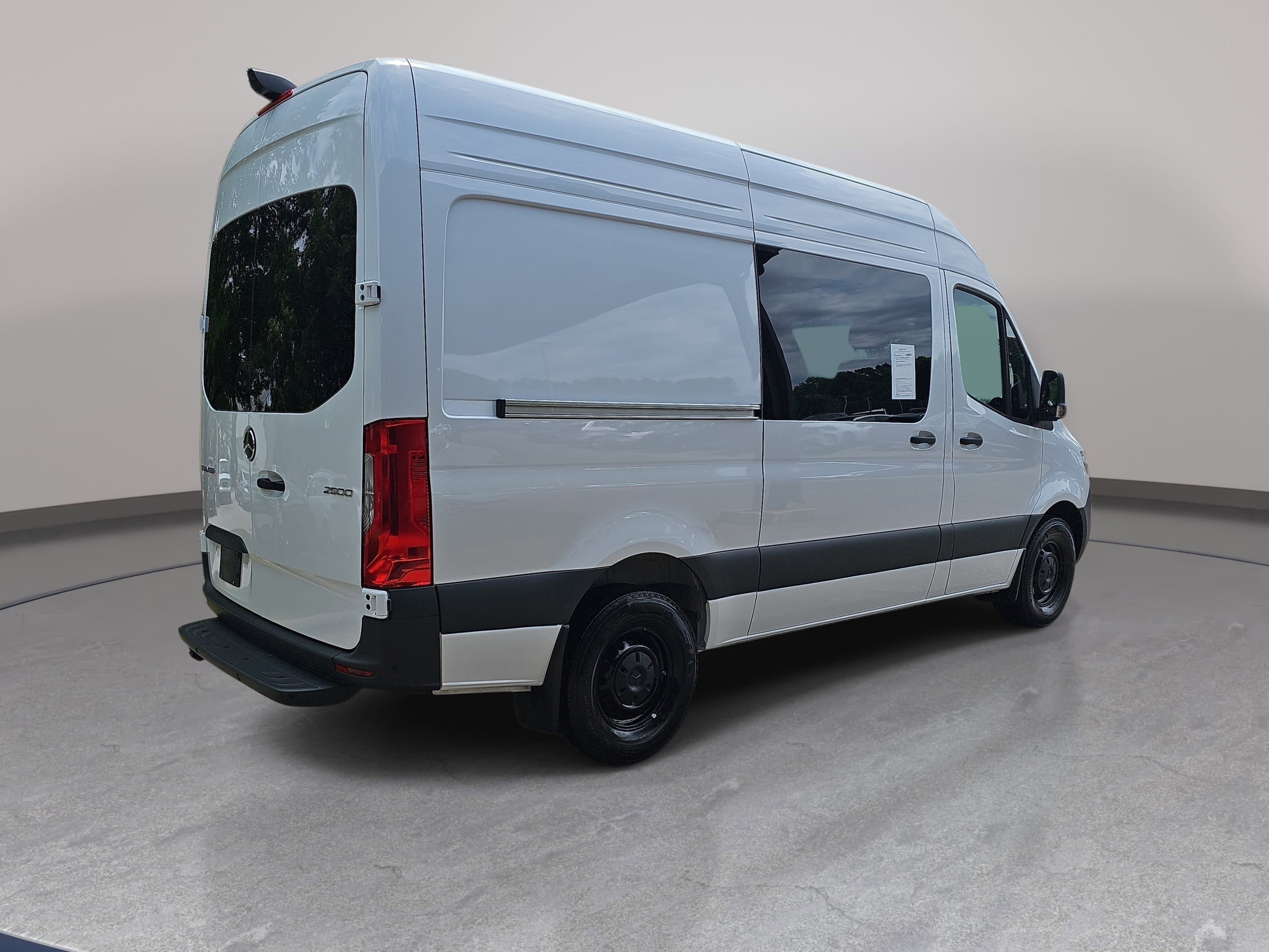 2025 Mercedes-Benz Sprinter 2500 Crew 144 WB