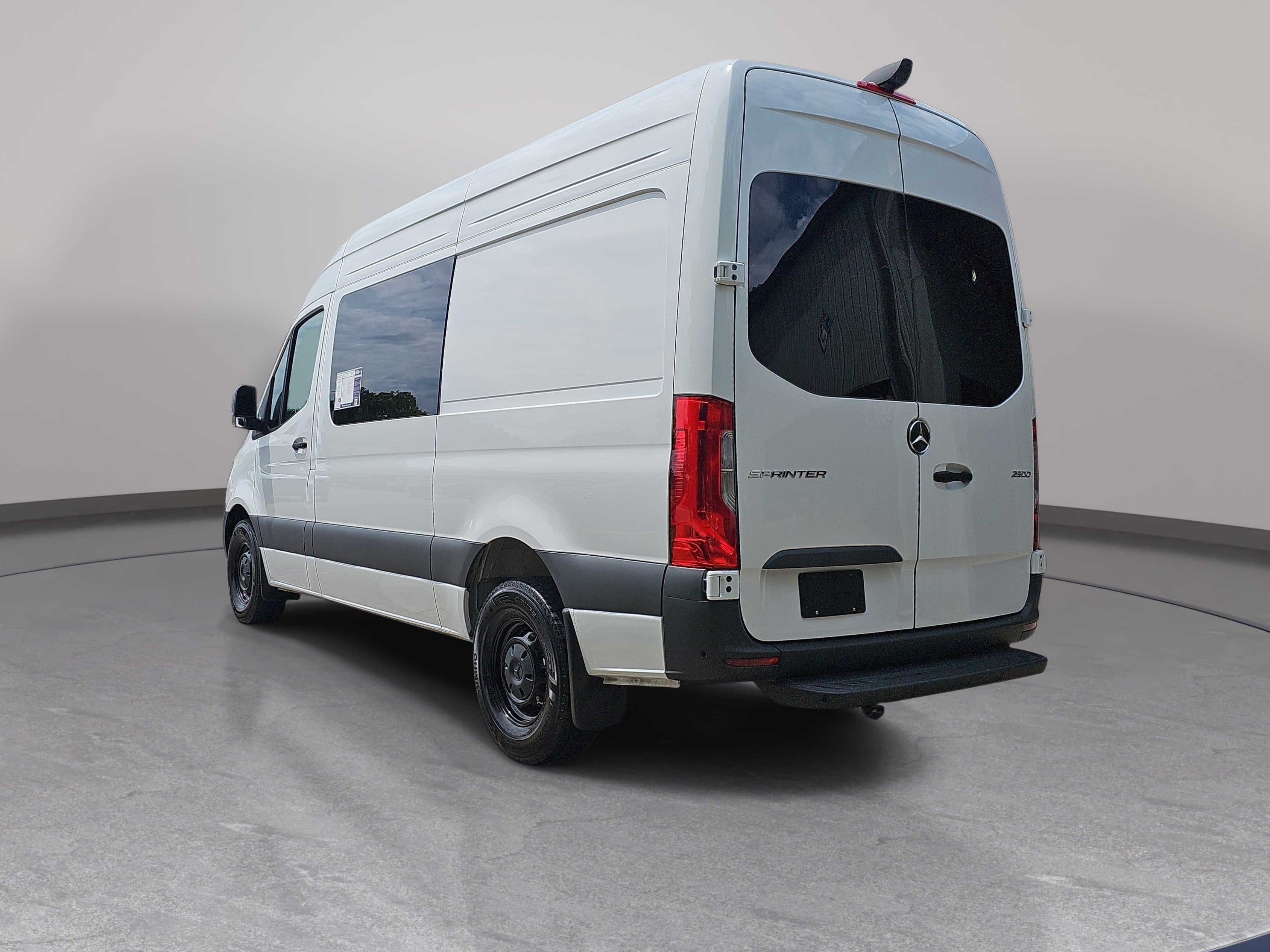 2025 Mercedes-Benz Sprinter 2500 Crew 144 WB
