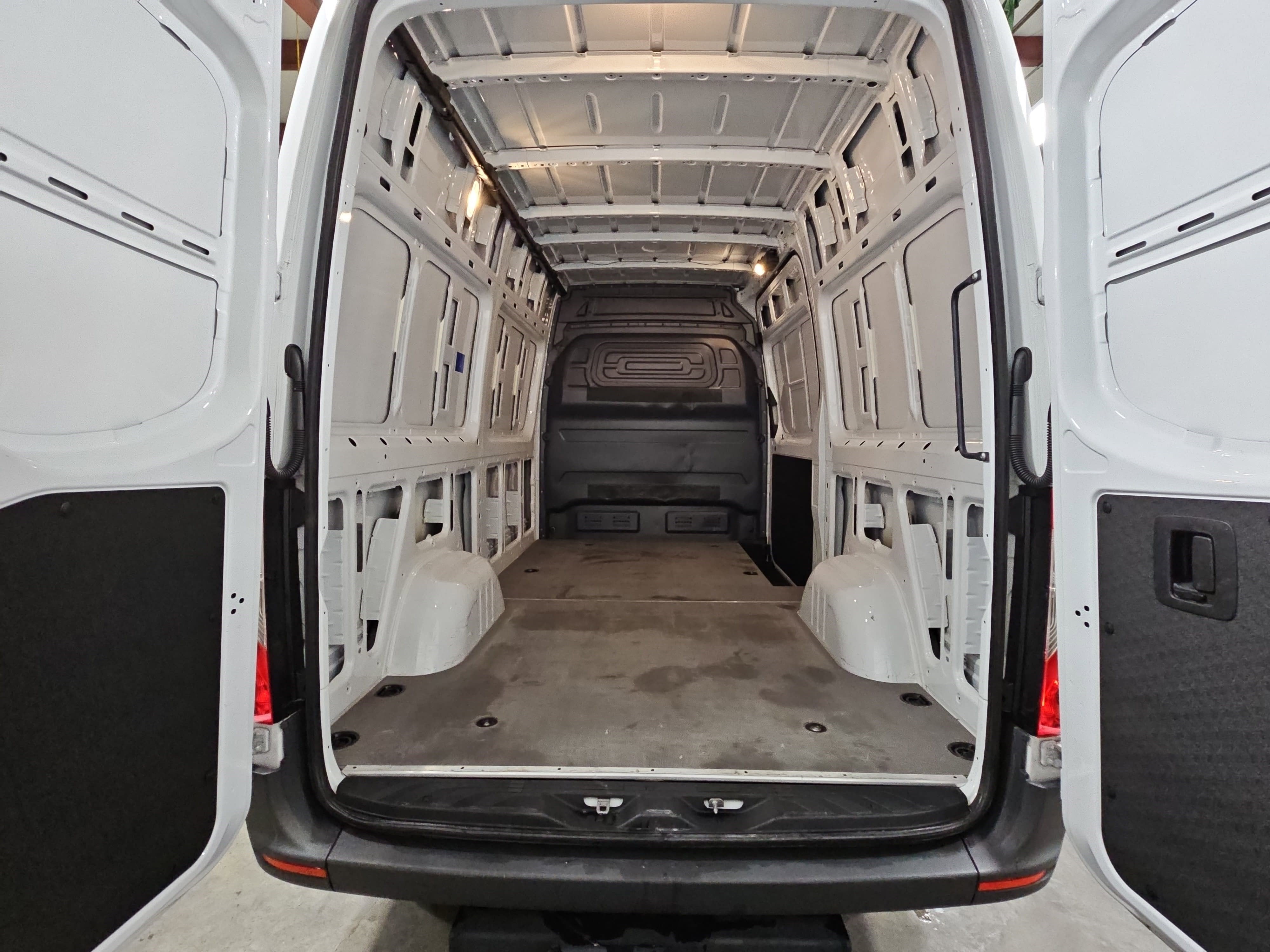 2025 Mercedes-Benz Sprinter Cargo Van Cargo 144 WB
