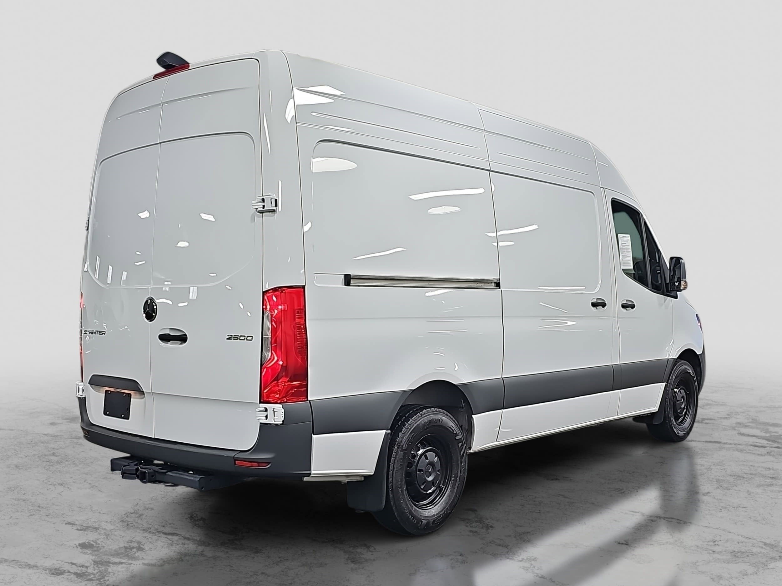 2025 Mercedes-Benz Sprinter Cargo Van Cargo 144 WB