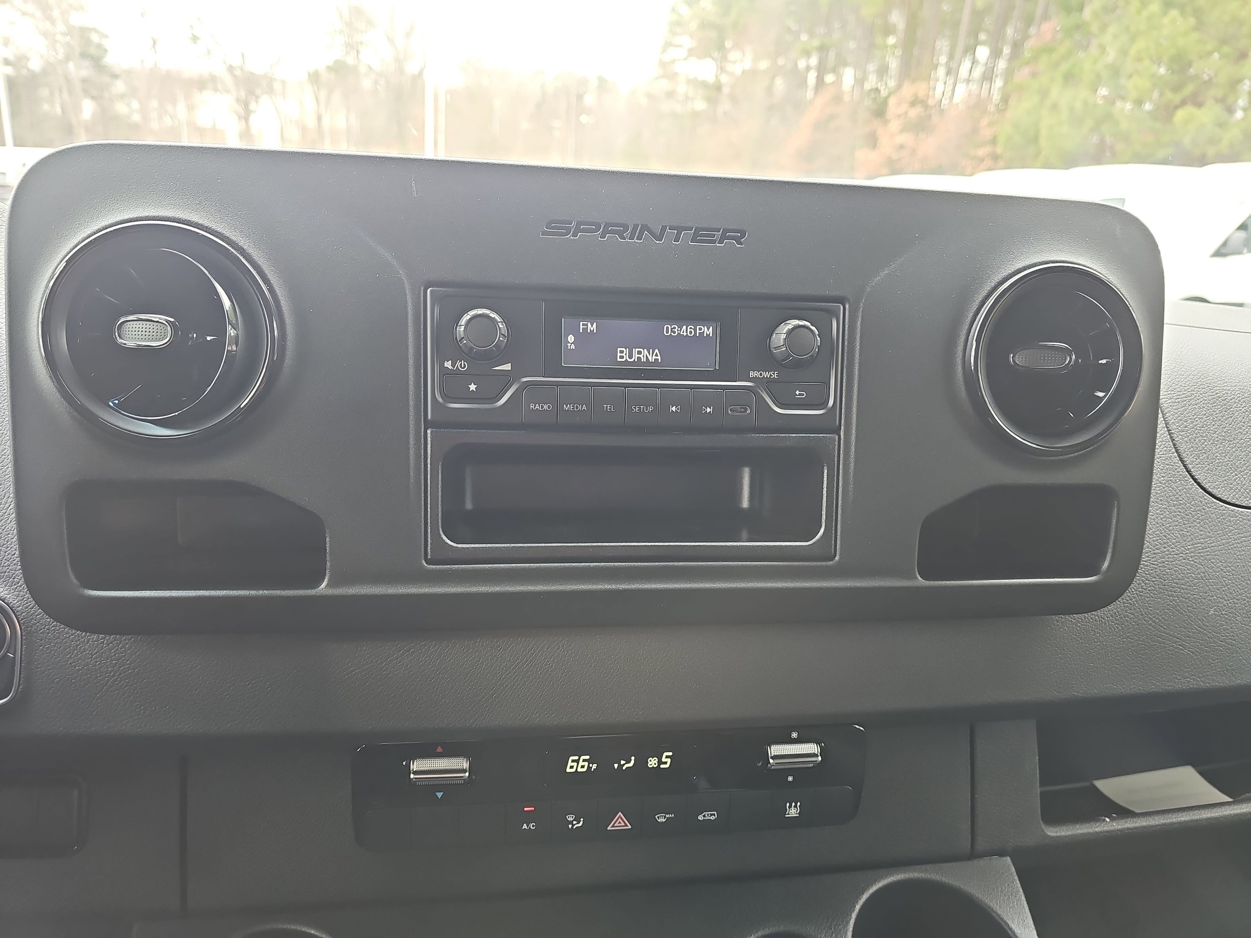 2024 Mercedes-Benz eSprinter Cargo Van Cargo 170 WB