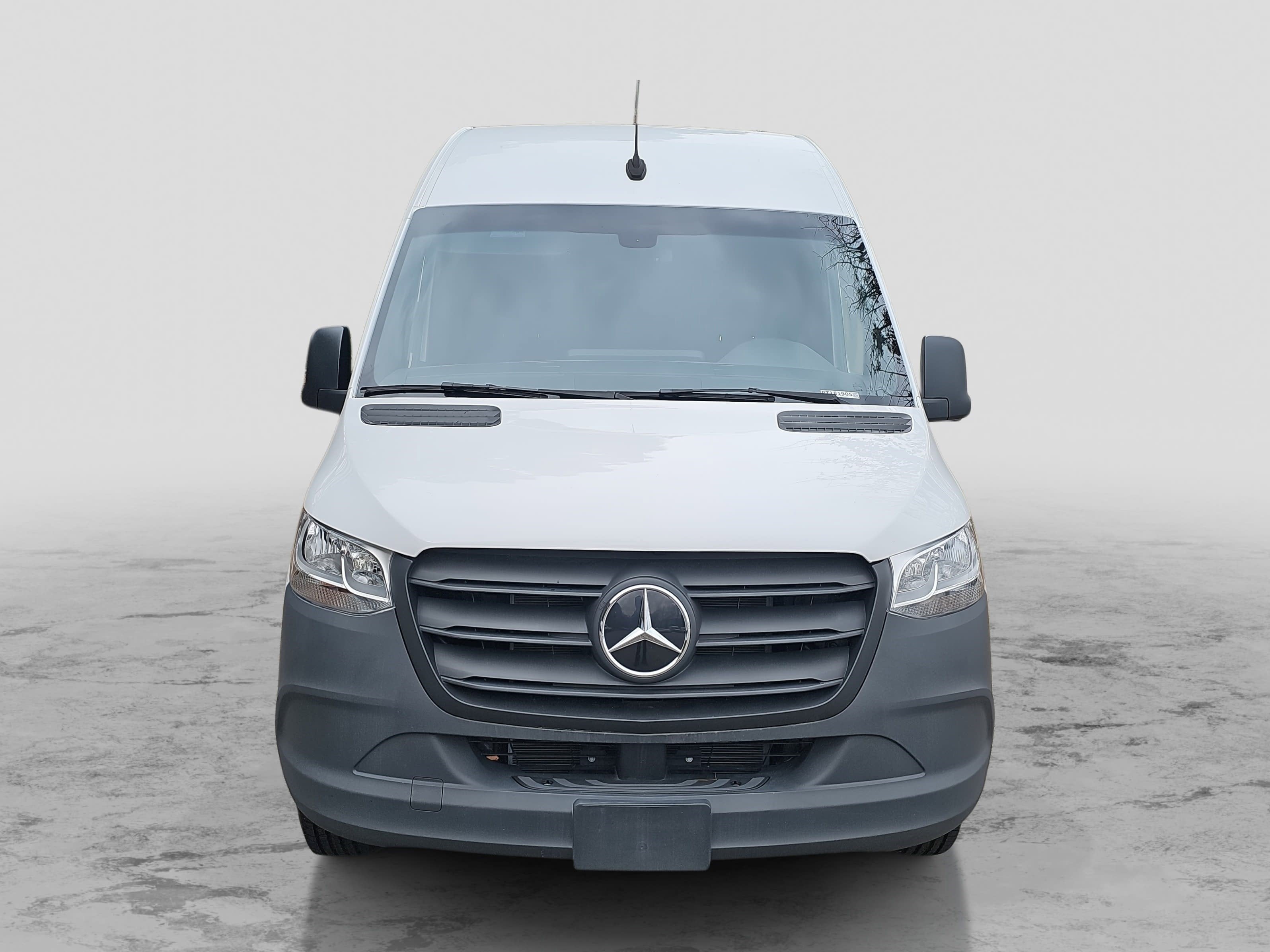 2024 Mercedes-Benz eSprinter Cargo Van Cargo 170 WB
