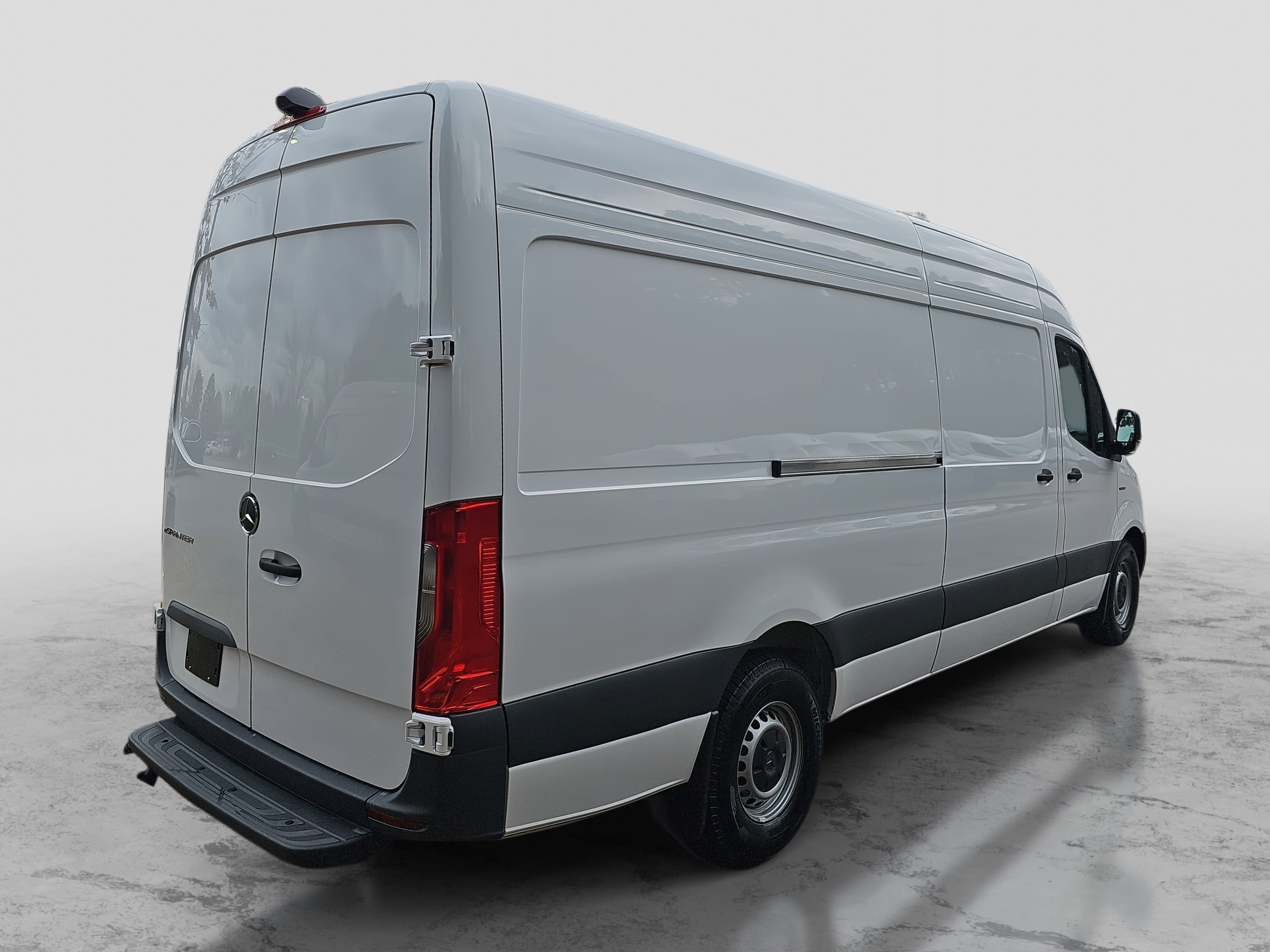 2024 Mercedes-Benz eSprinter Cargo Van Cargo 170 WB