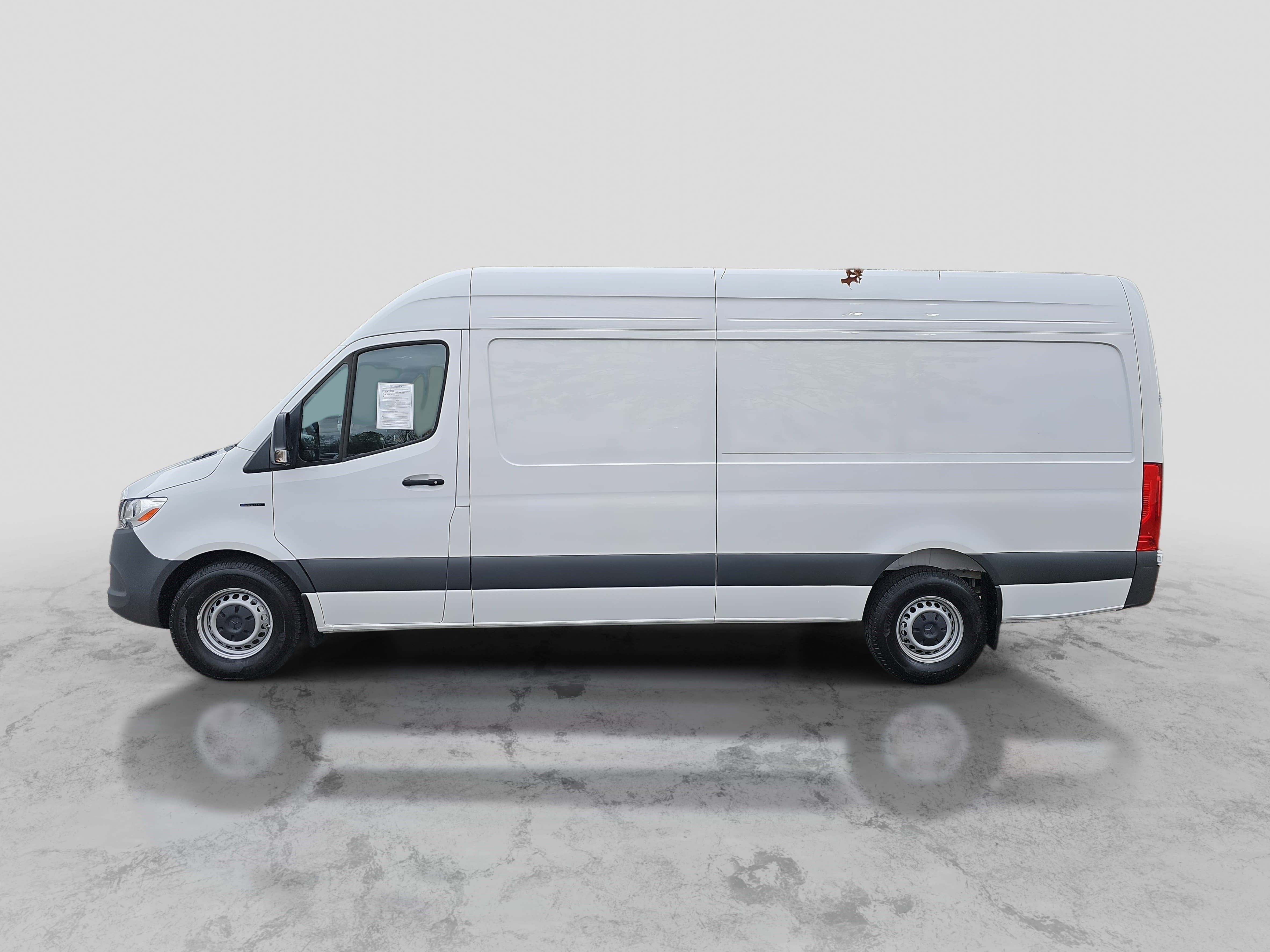 2024 Mercedes-Benz eSprinter Cargo Van Cargo 170 WB